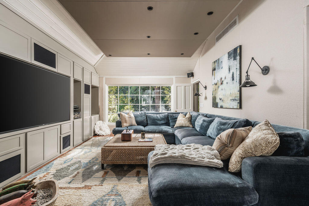 0000 Undisclosed Address Road