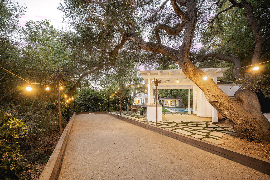 0000 Undisclosed Address Road