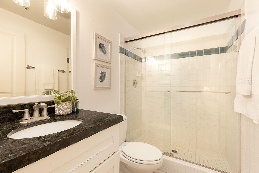 635 Elm Avenue 1