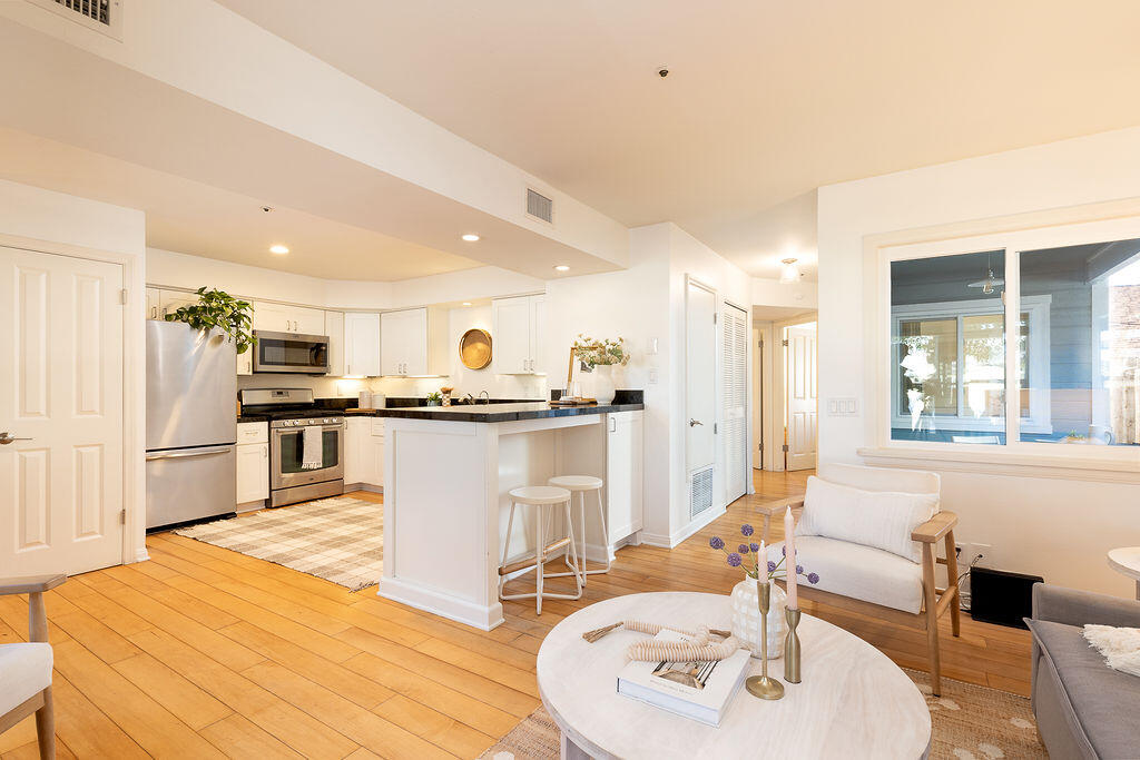 635 Elm Avenue 1