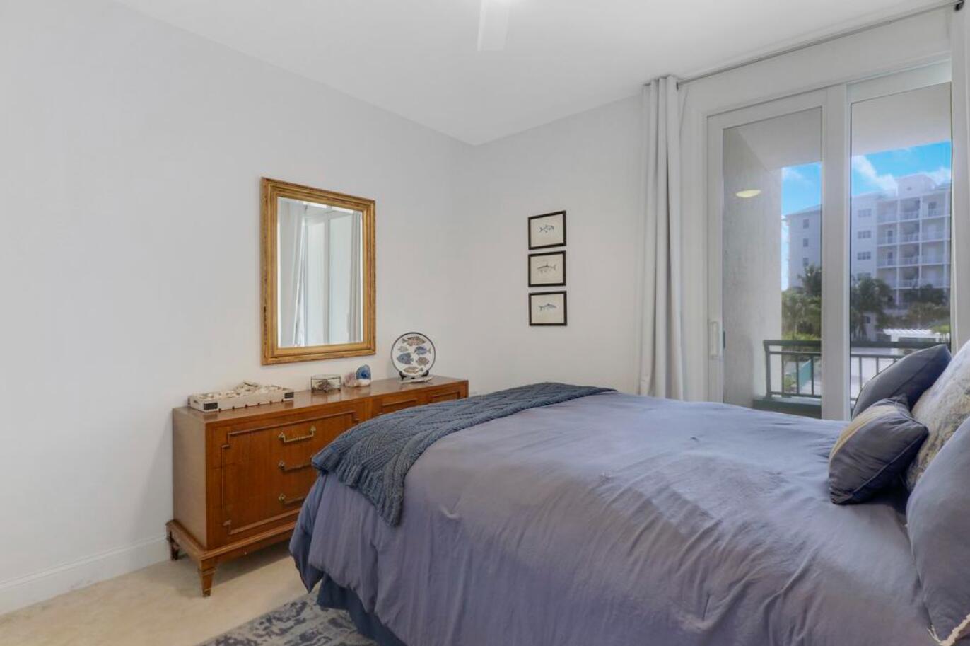 2000 S Highway A1a Highway N104