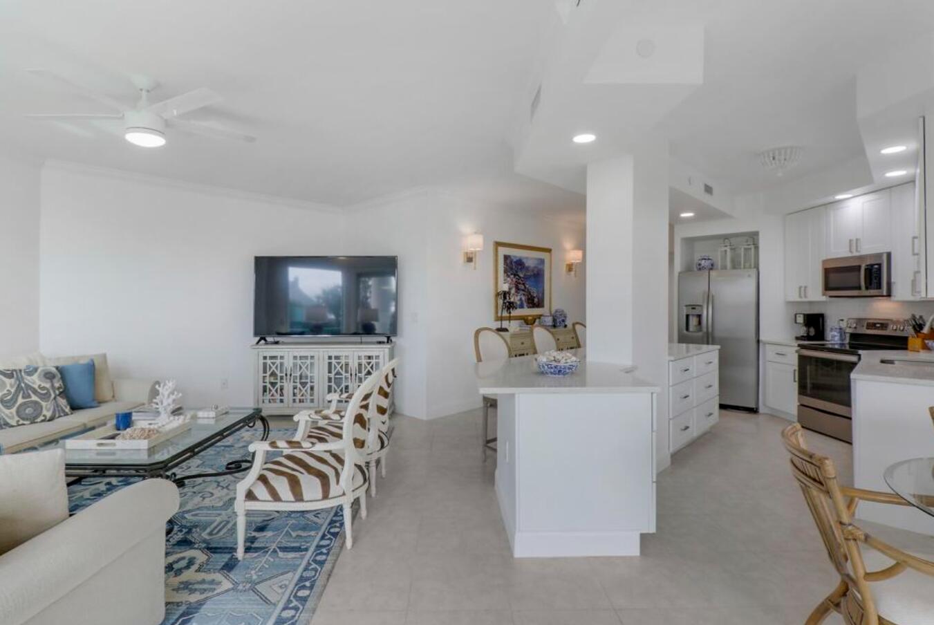 2000 S Highway A1a Highway N104