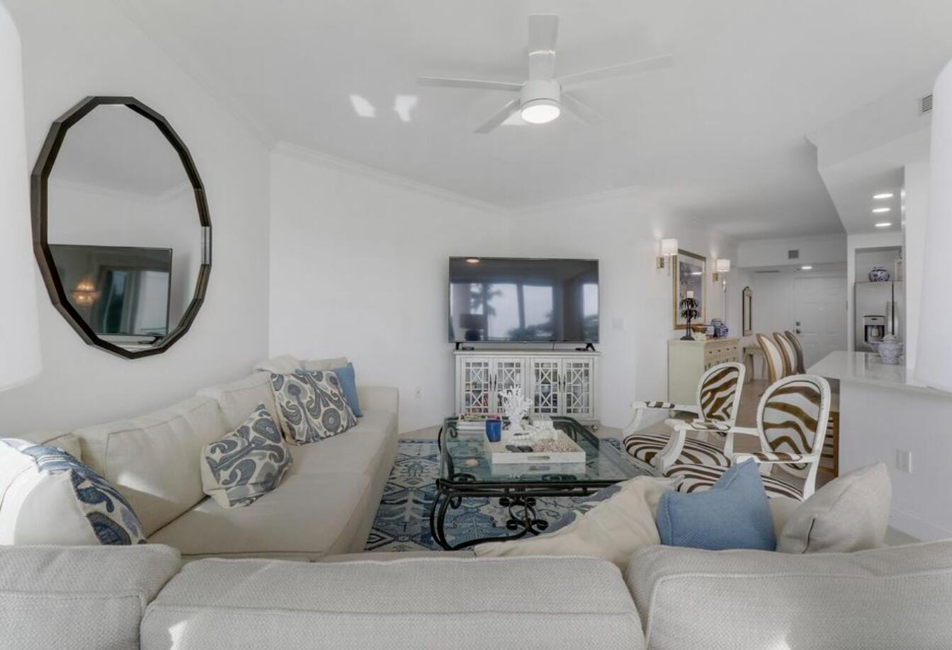 2000 S Highway A1a Highway N104