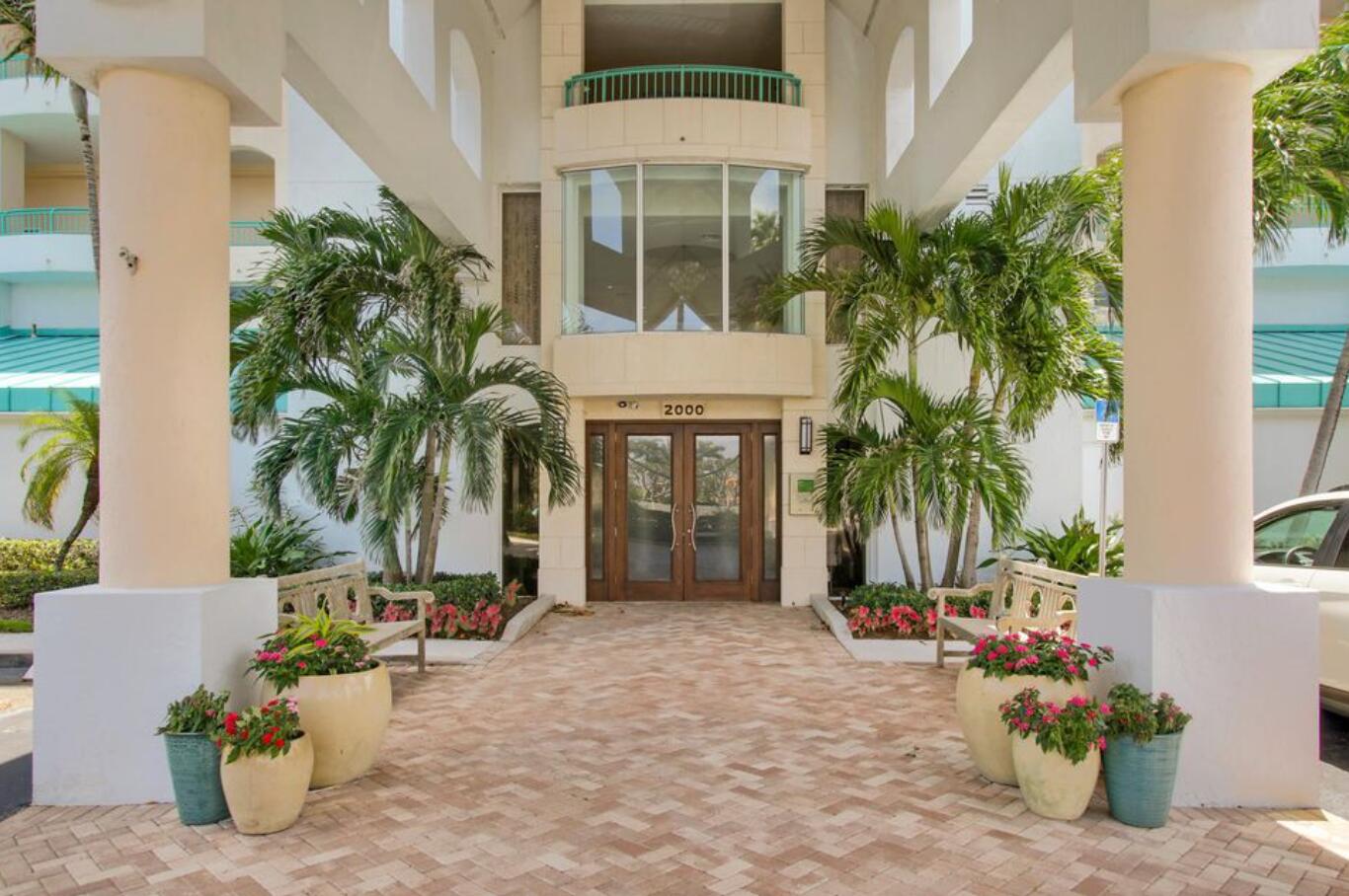 2000 S Highway A1a Highway N104