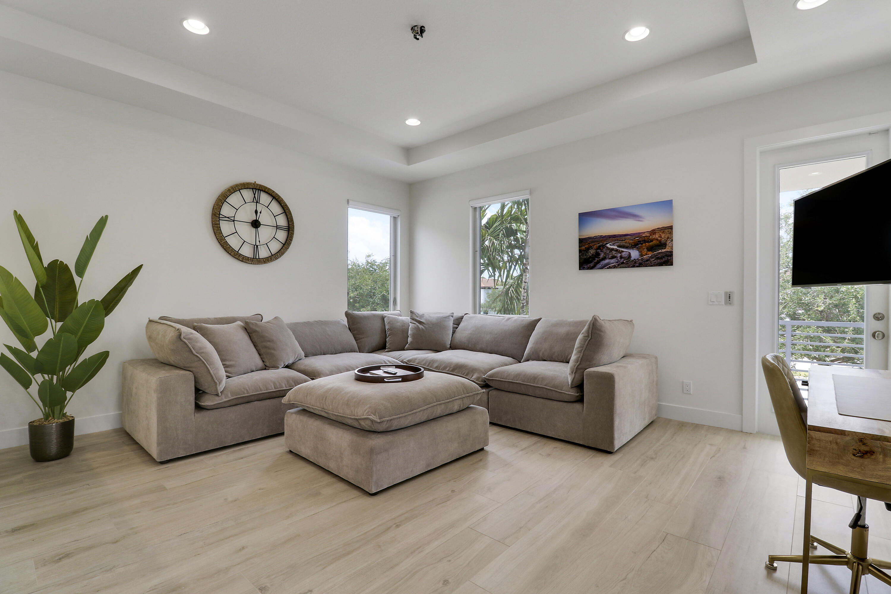 5029 GRANDIFLORA Road