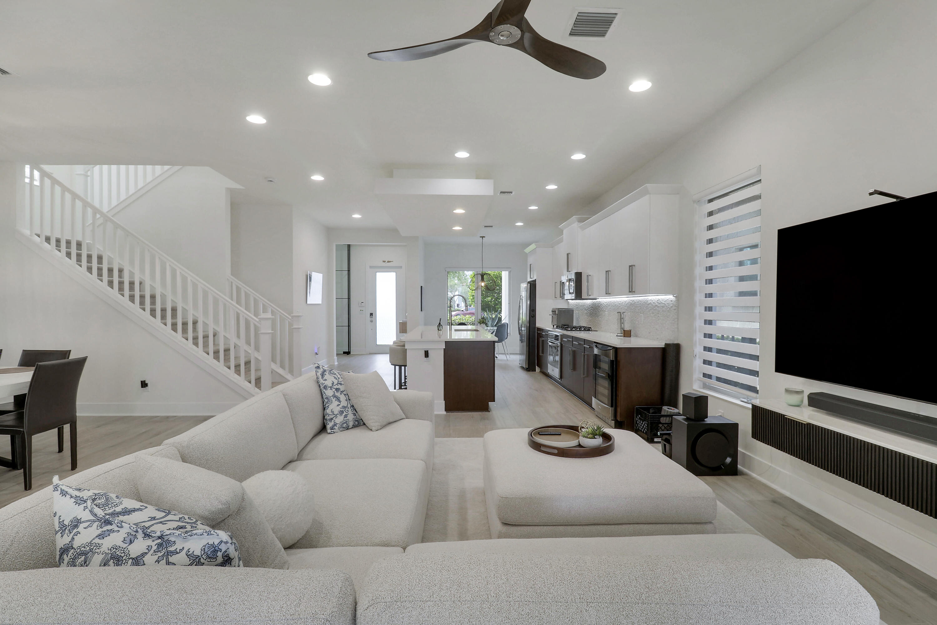 5029 GRANDIFLORA Road
