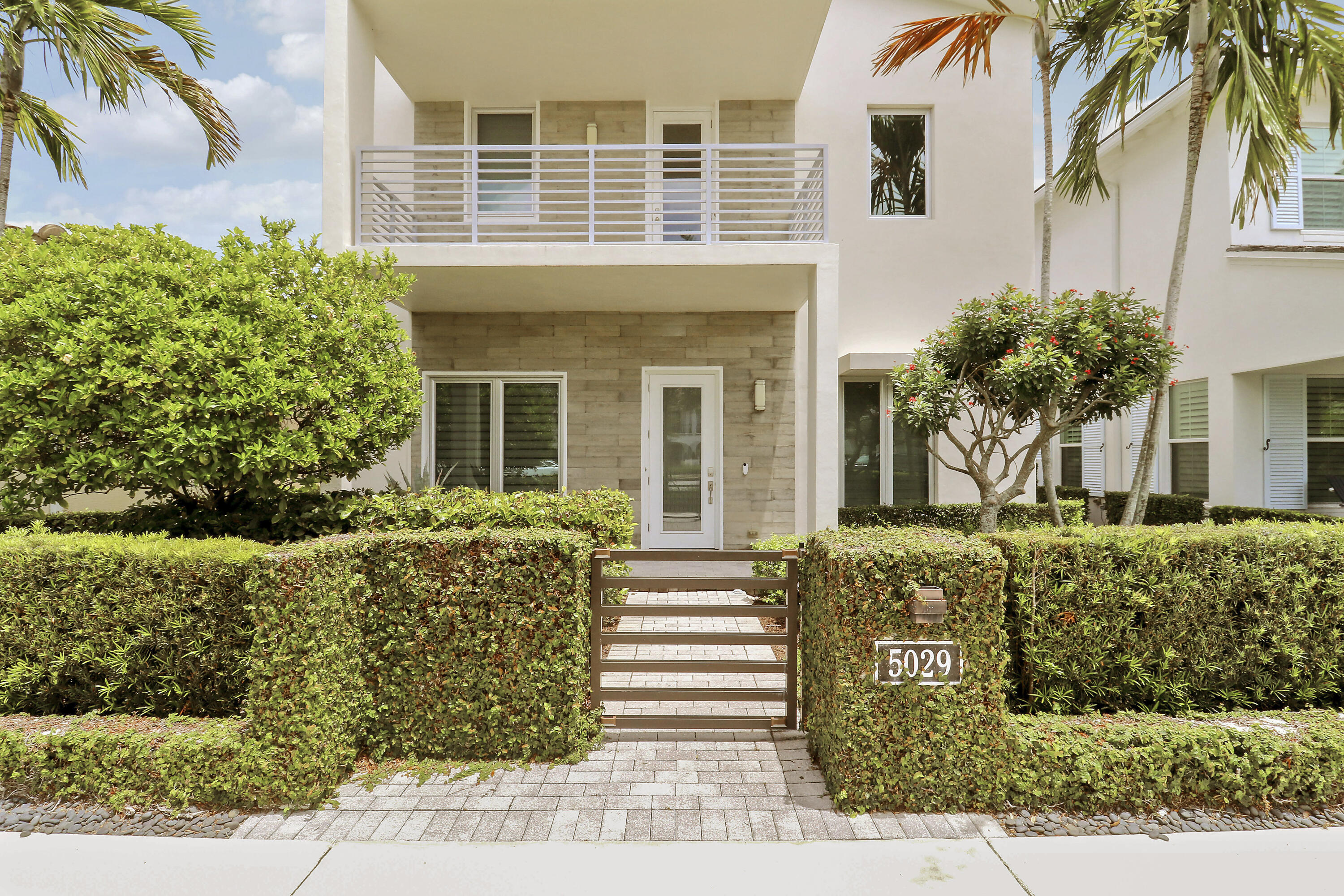 5029 GRANDIFLORA Road