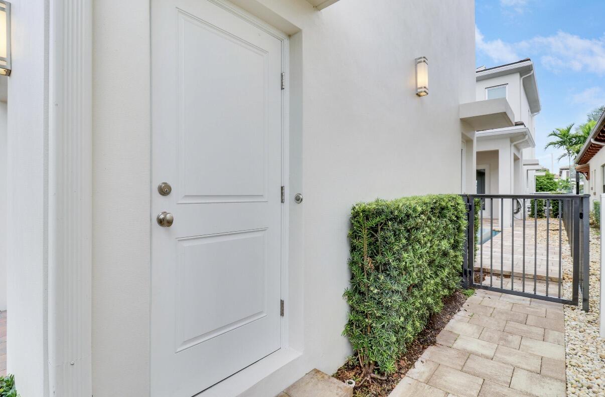 5029 GRANDIFLORA Road