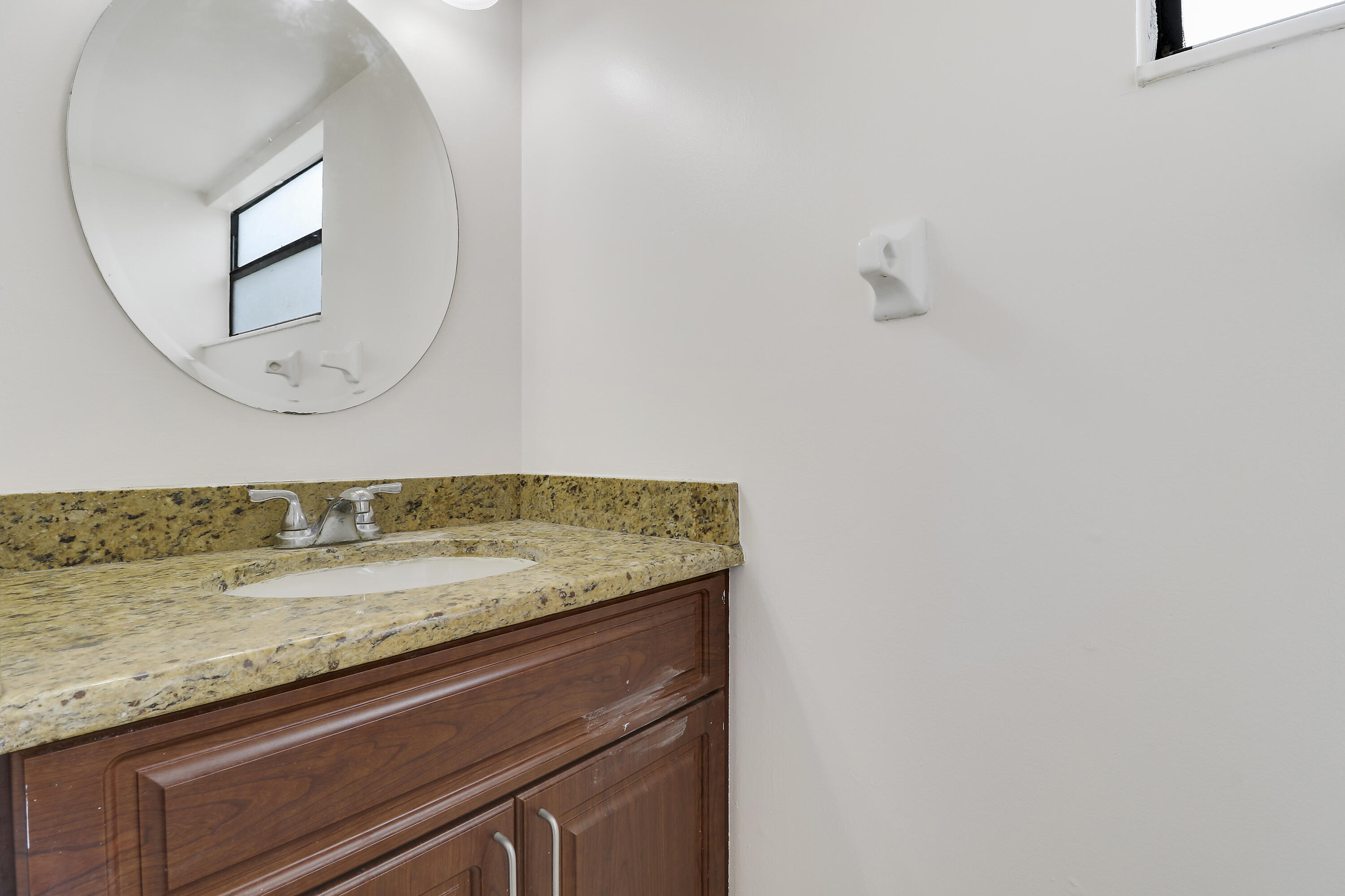 202 LAKEWOOD Drive 11B