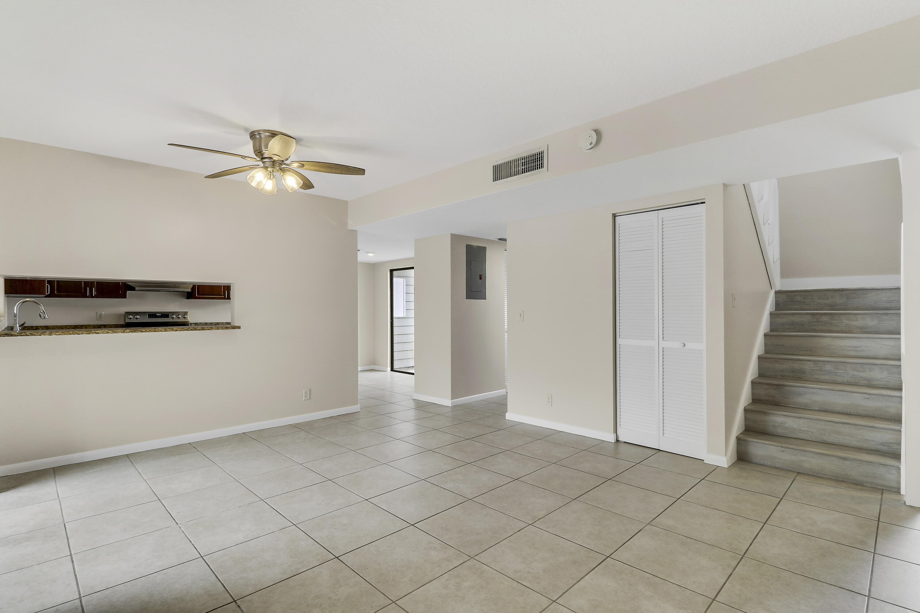 202 LAKEWOOD Drive 11B