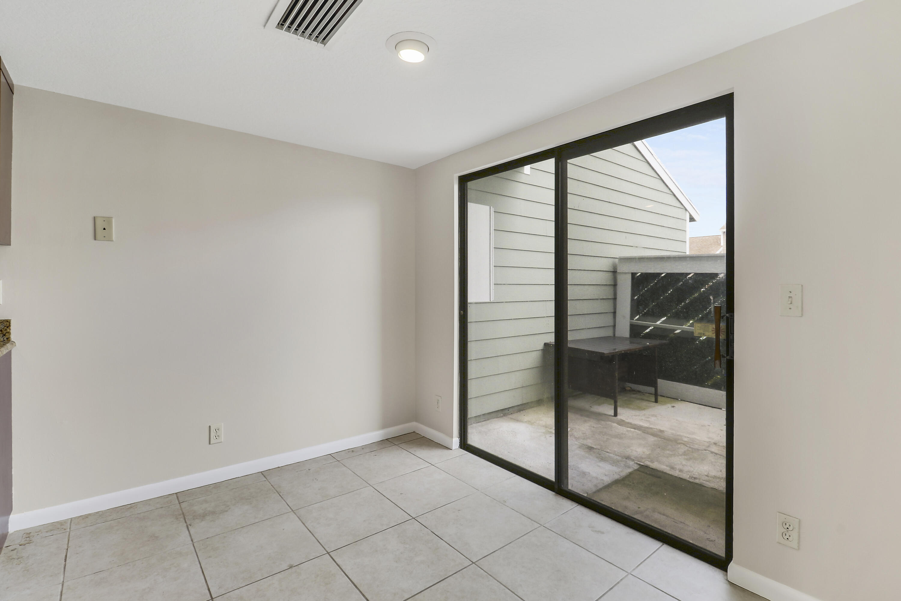 202 LAKEWOOD Drive 11B