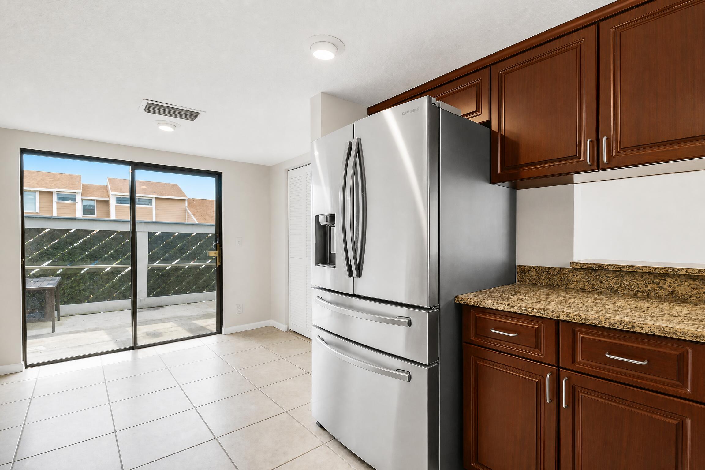 202 LAKEWOOD Drive 11B