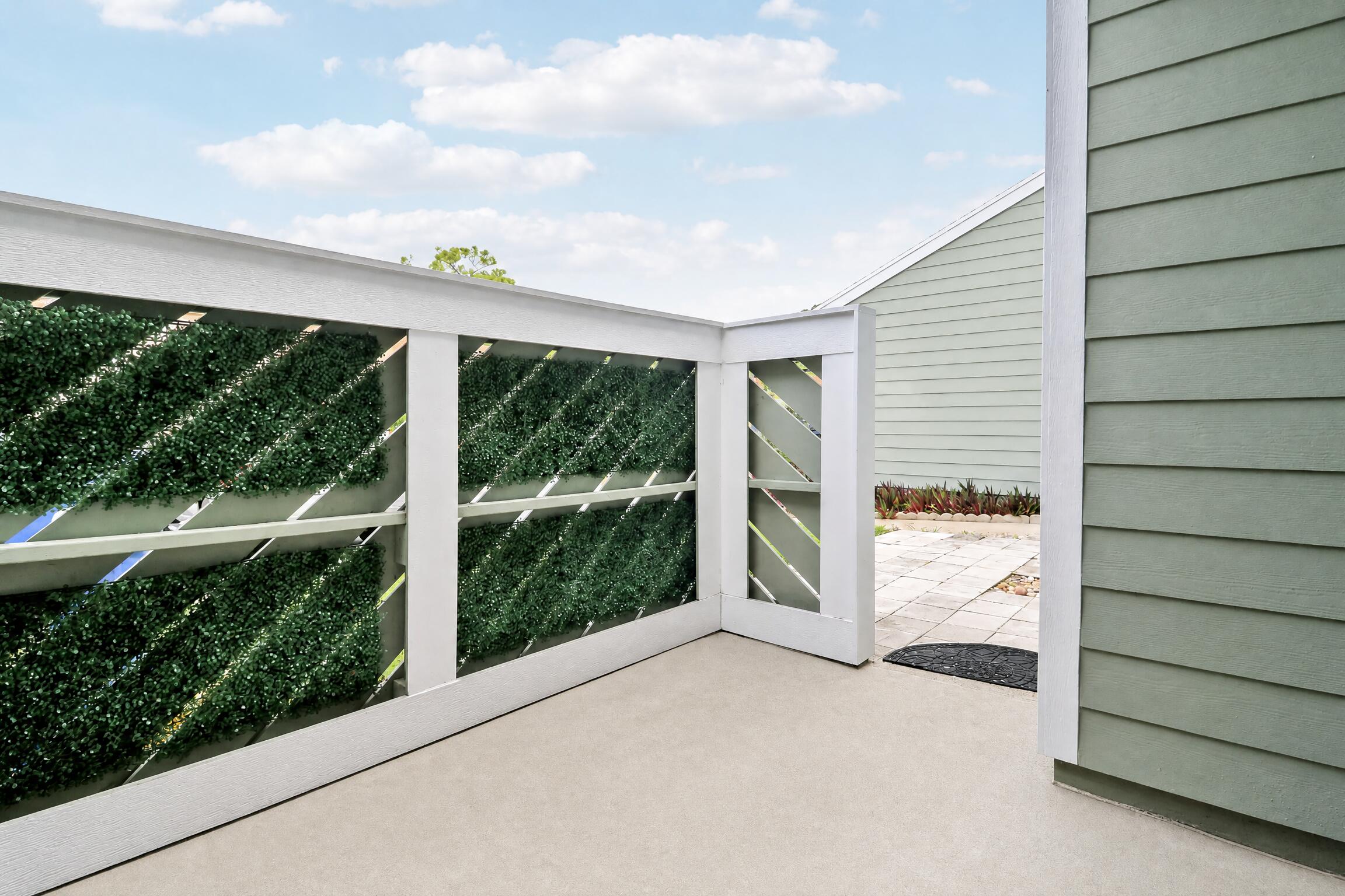 202 LAKEWOOD Drive 11B