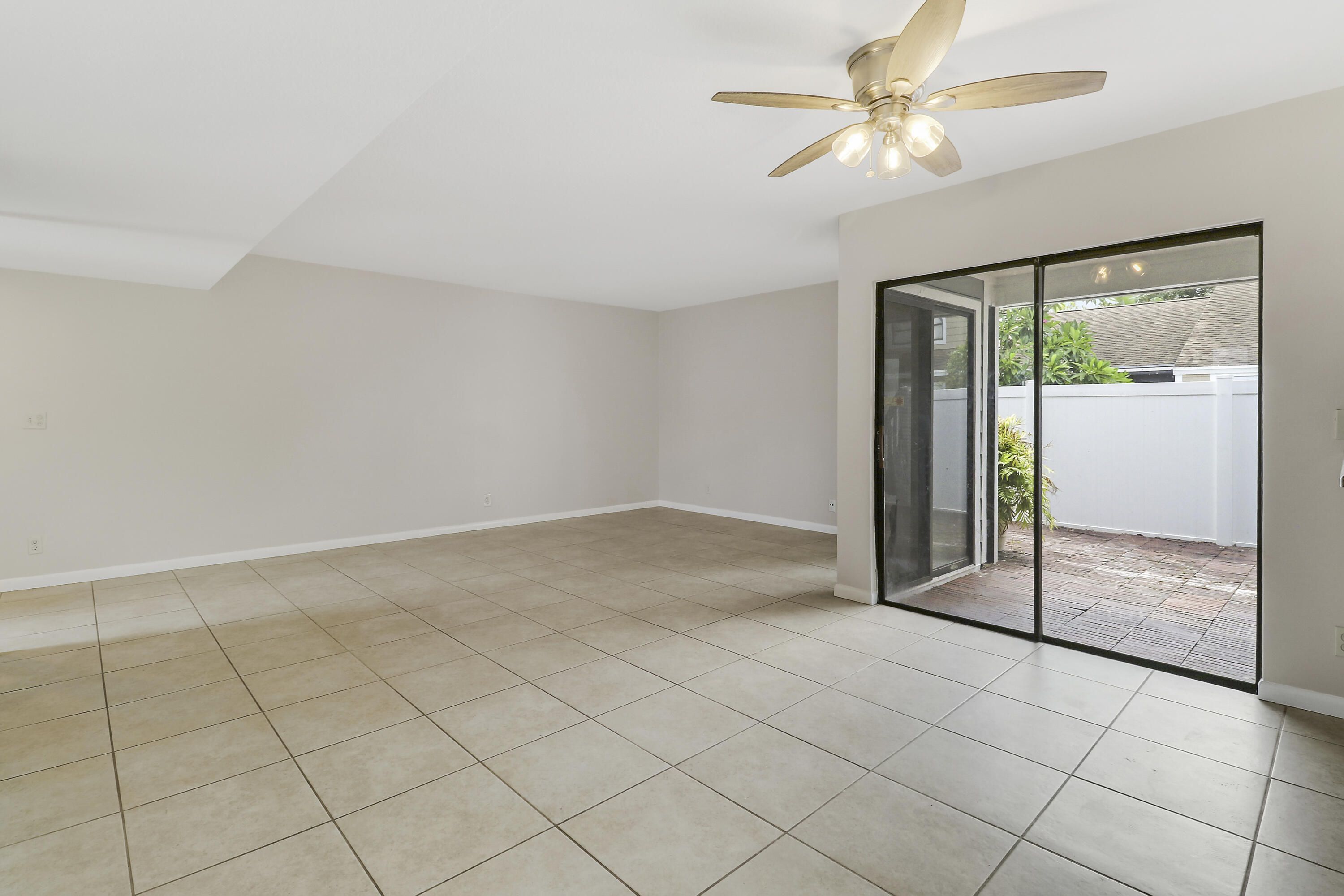 202 LAKEWOOD Drive 11B