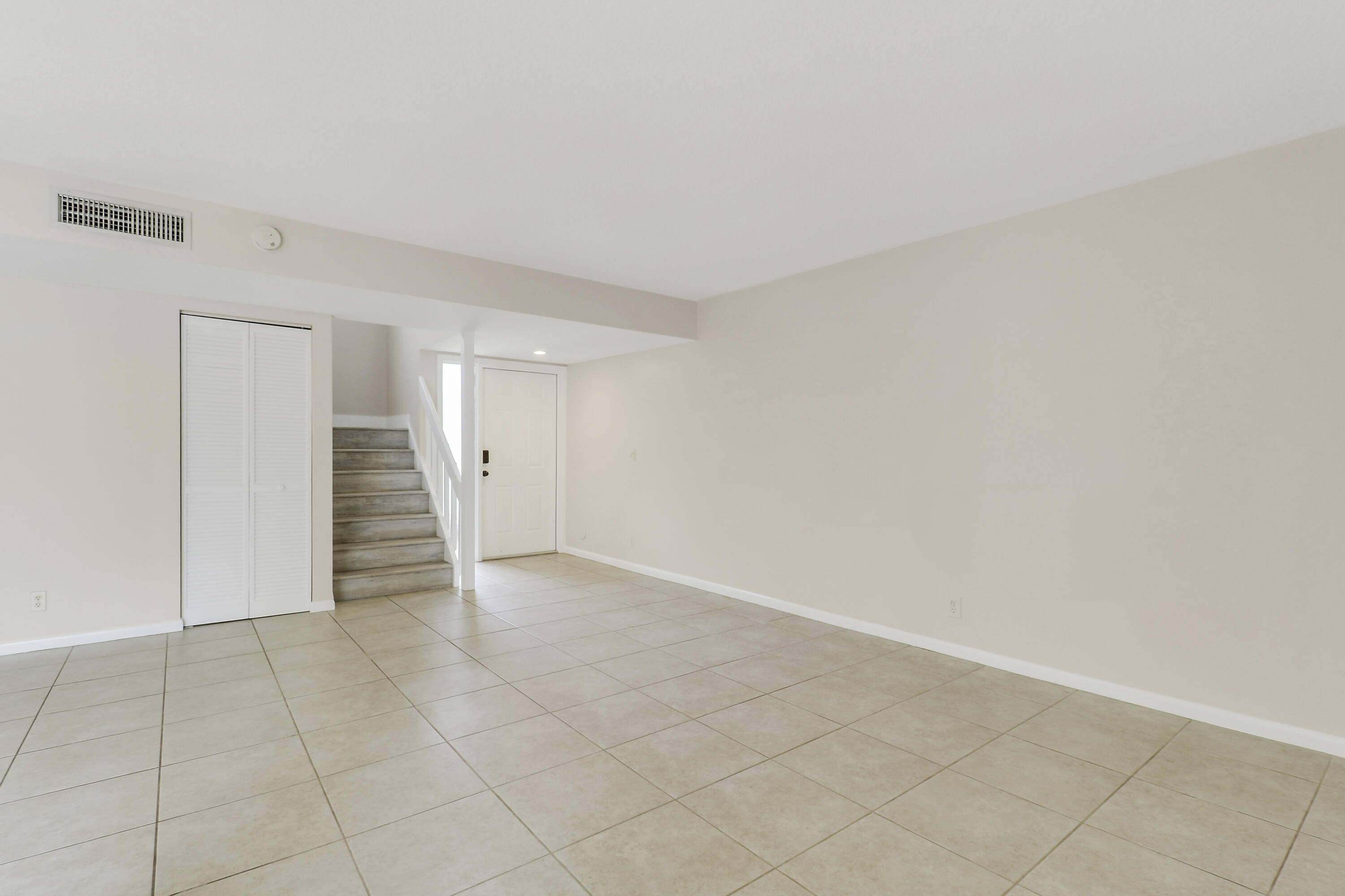 202 LAKEWOOD Drive 11B