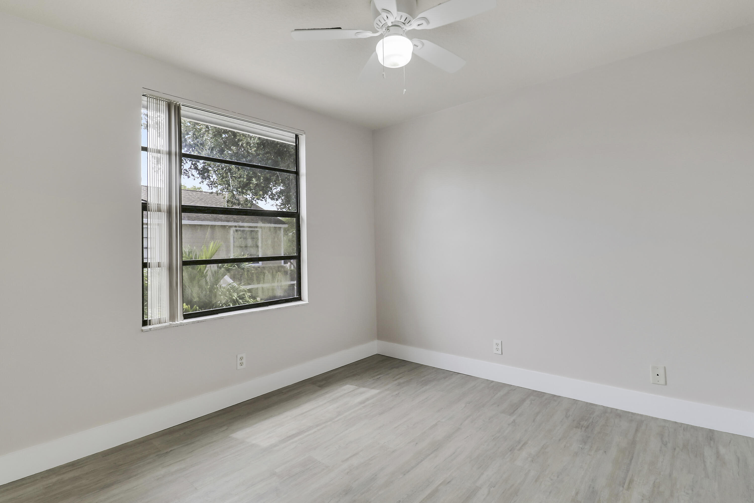 202 LAKEWOOD Drive 11B