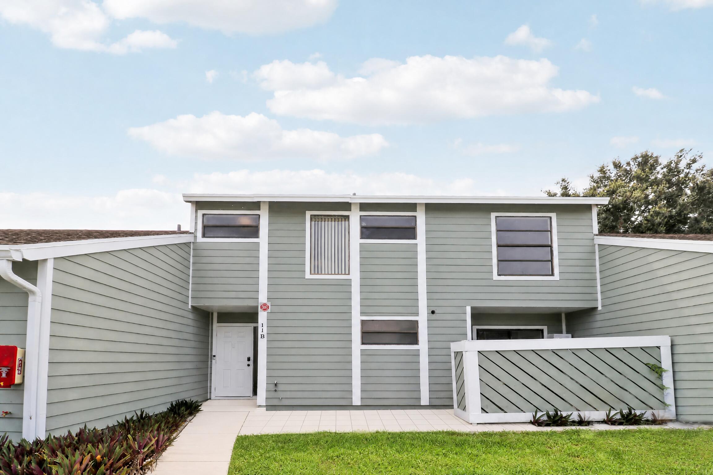 202 LAKEWOOD Drive 11B