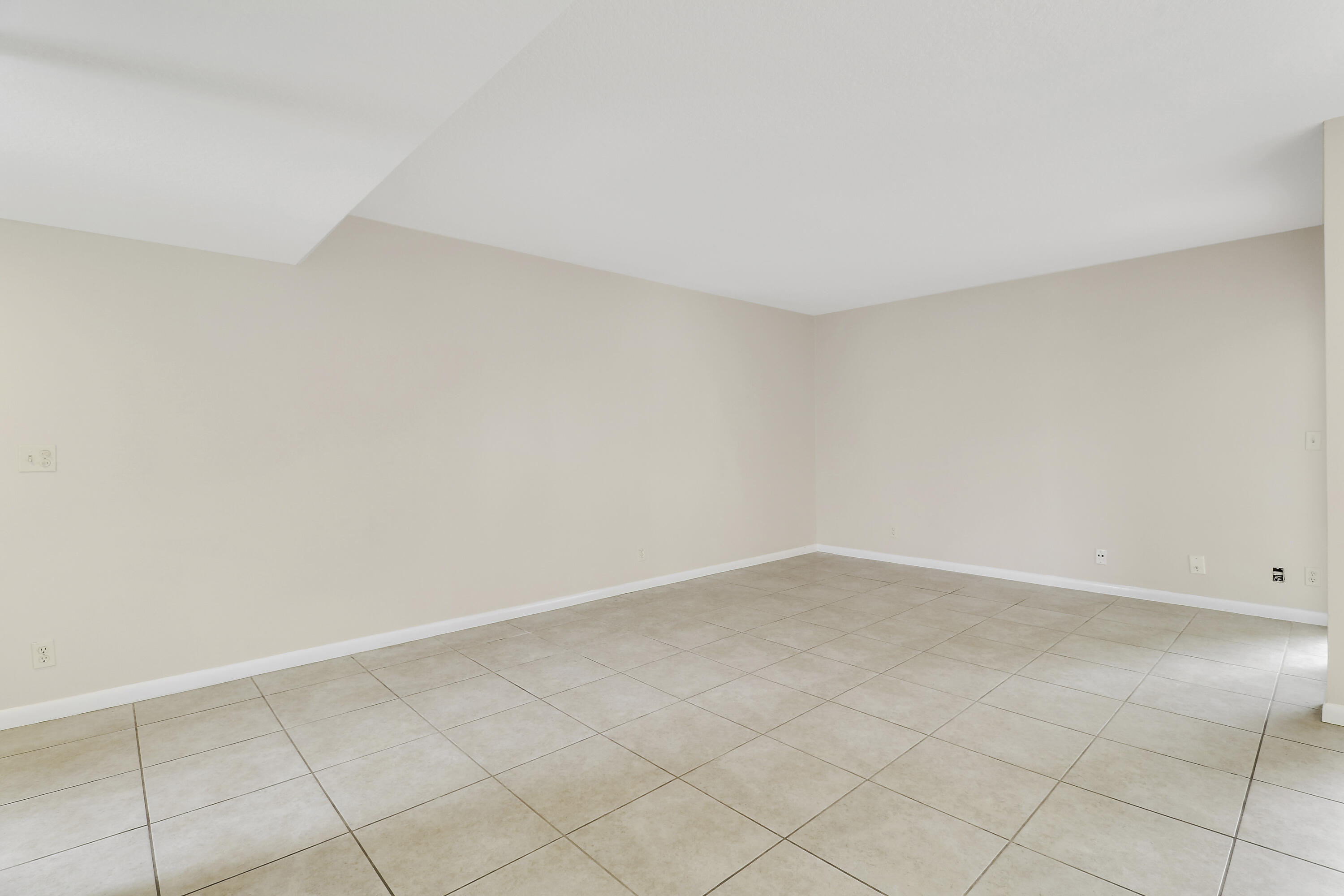 202 LAKEWOOD Drive 11B