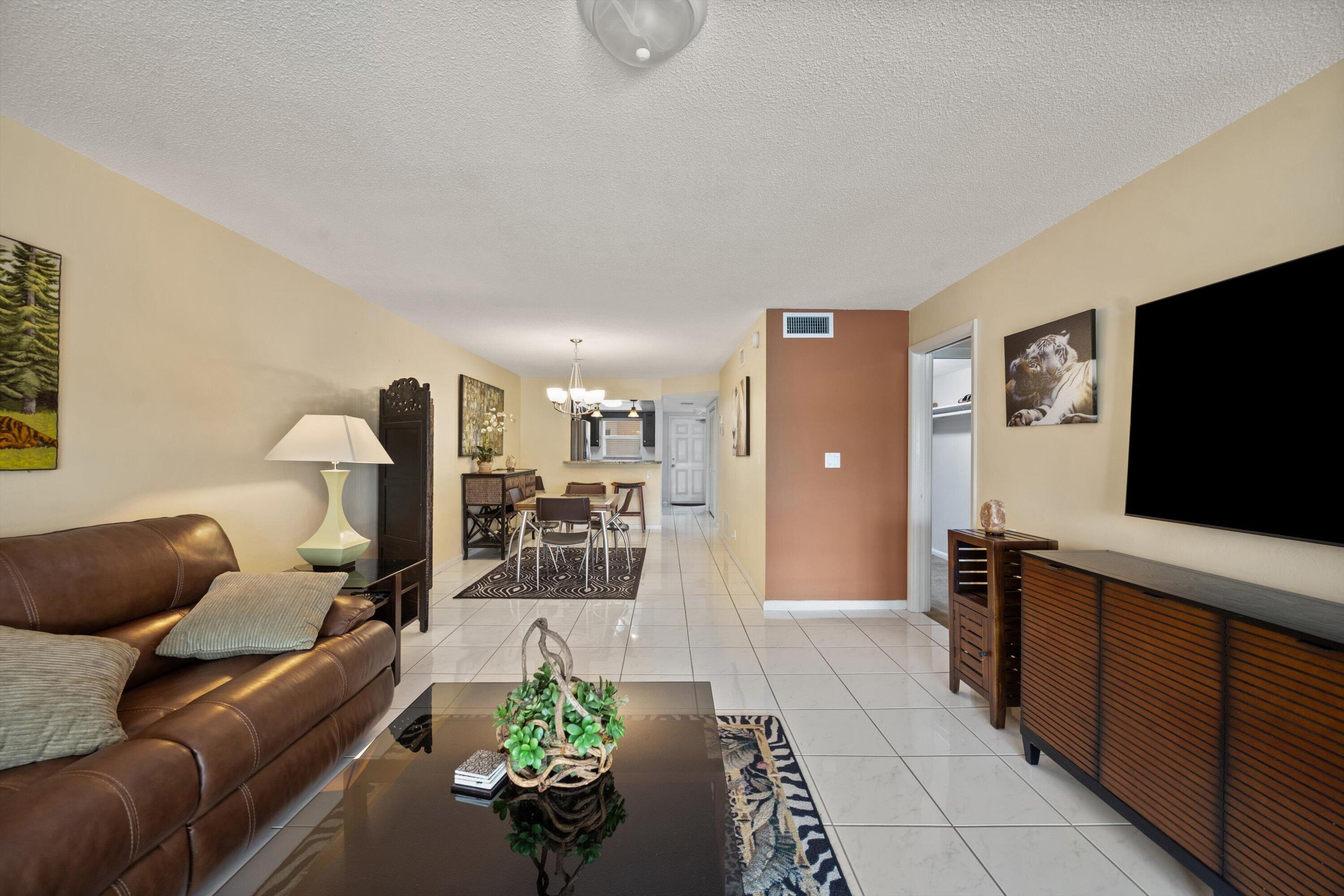 725 N RIVERSIDE Drive 203