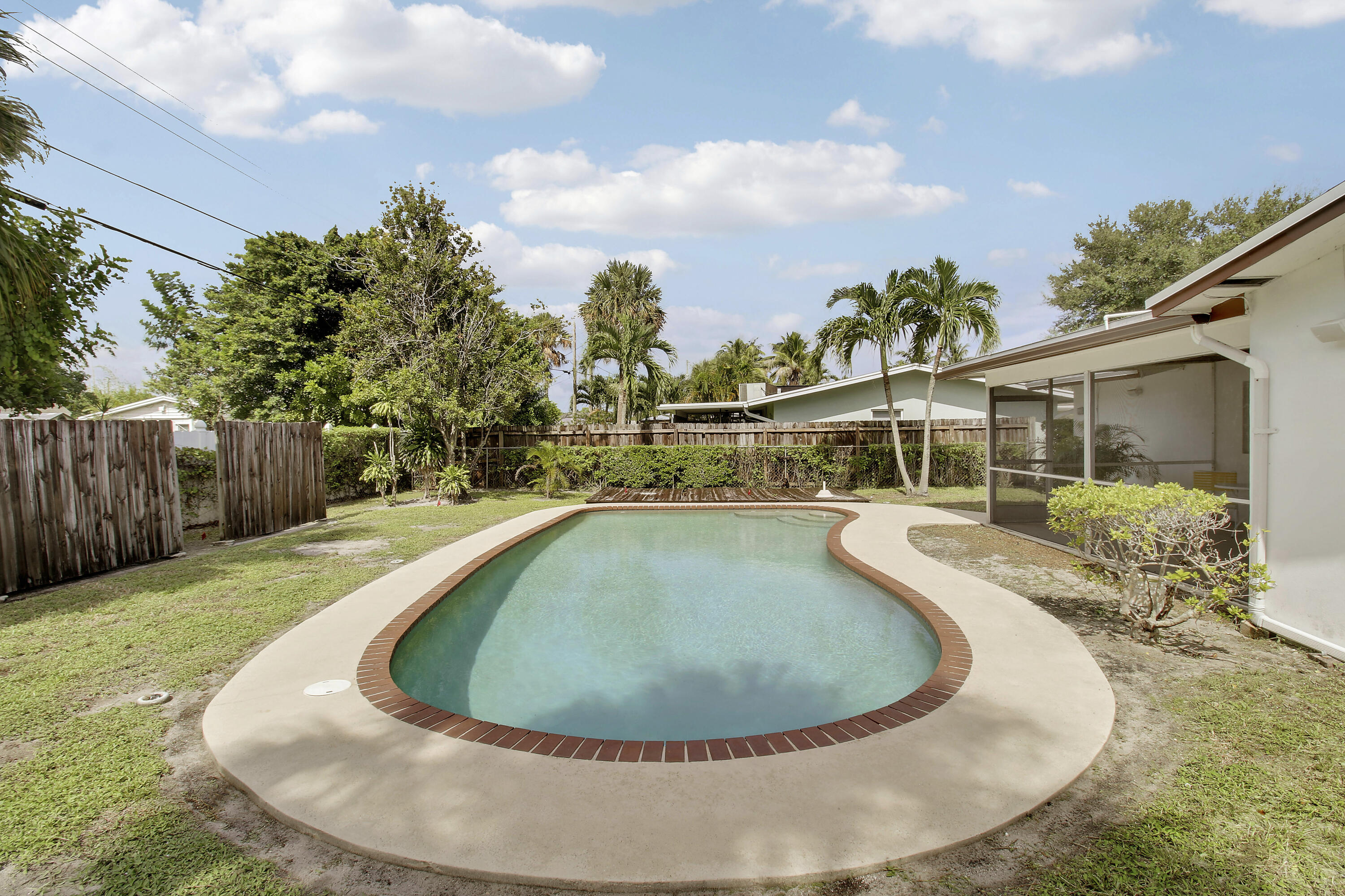313 BALSAM Street