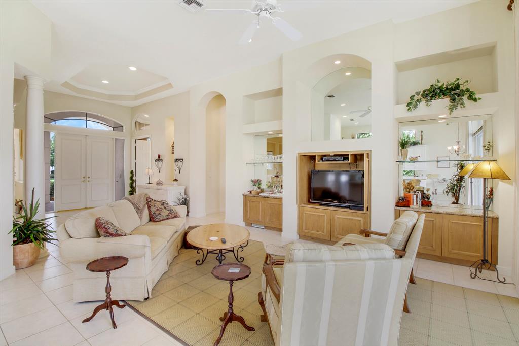 6778 Oakmont Way