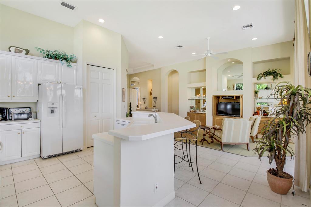 6778 Oakmont Way