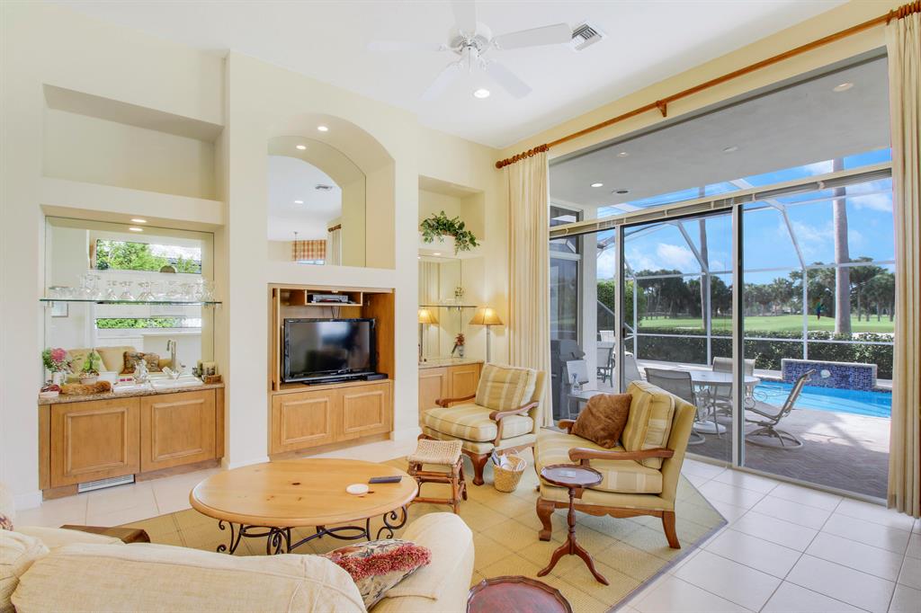 6778 Oakmont Way