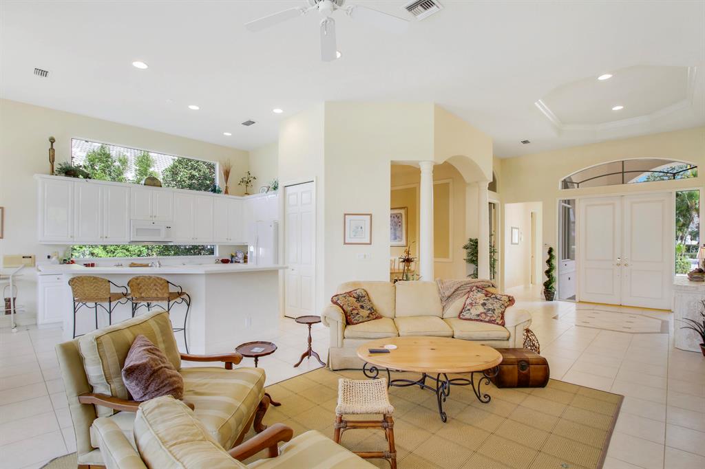 6778 Oakmont Way