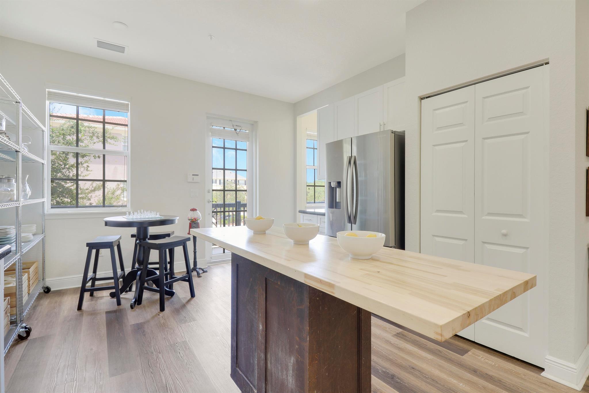 425 Greenwich Circle 203
