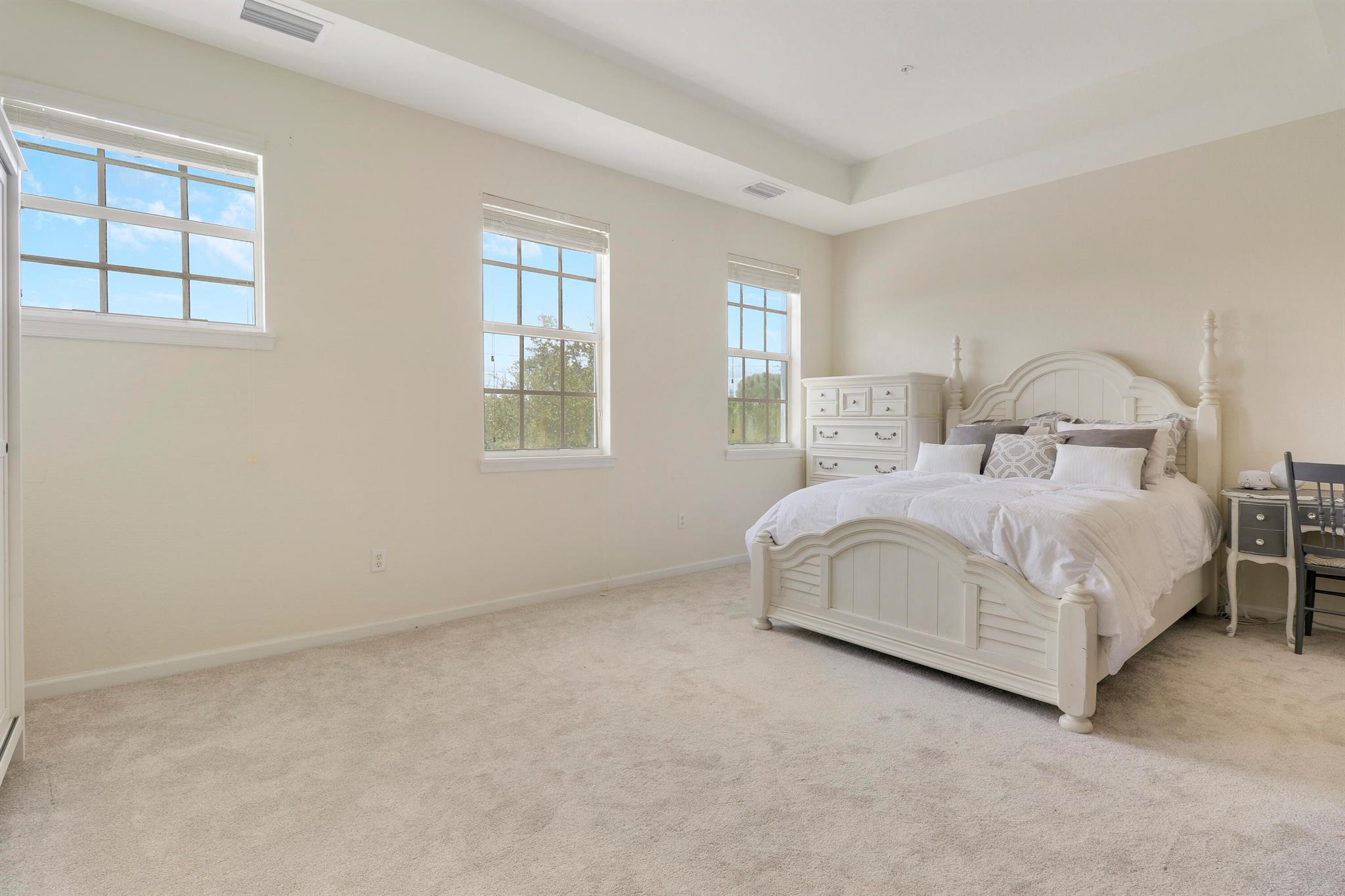 425 Greenwich Circle 203