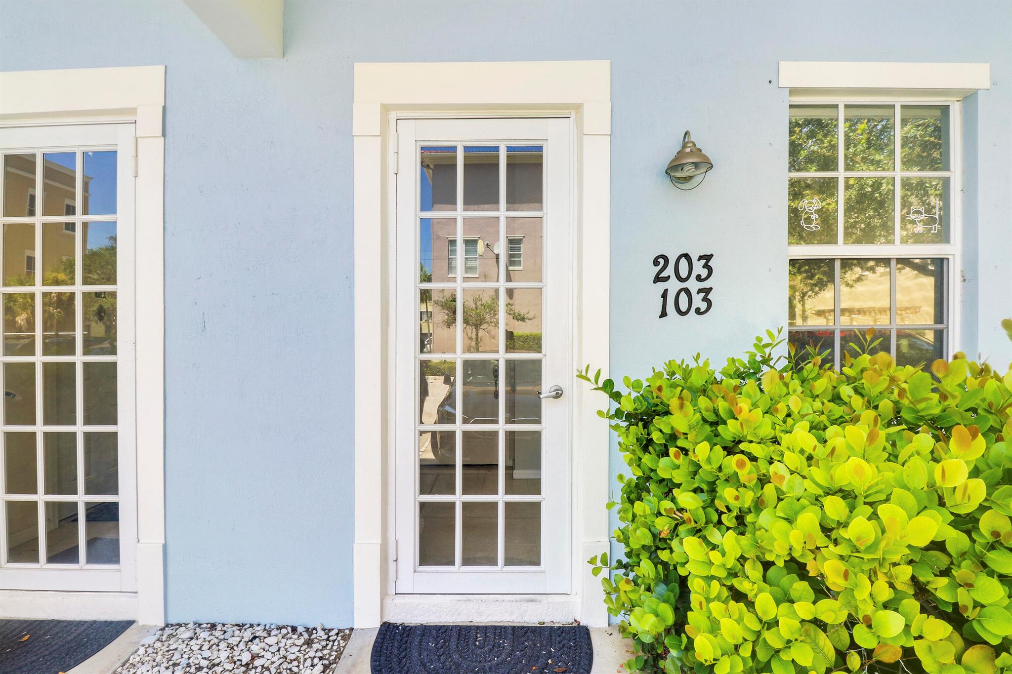 425 Greenwich Circle 203