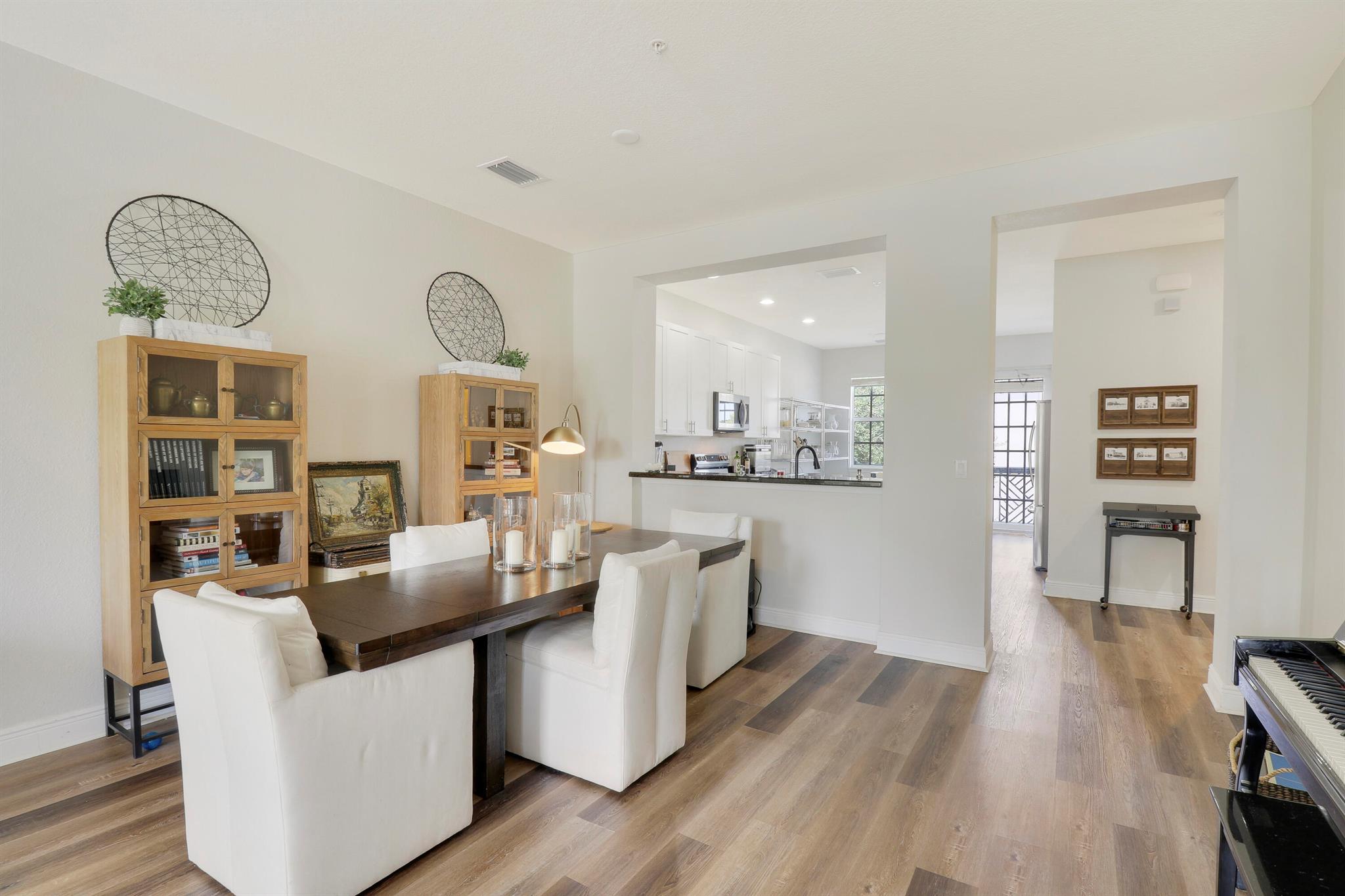 425 Greenwich Circle 203