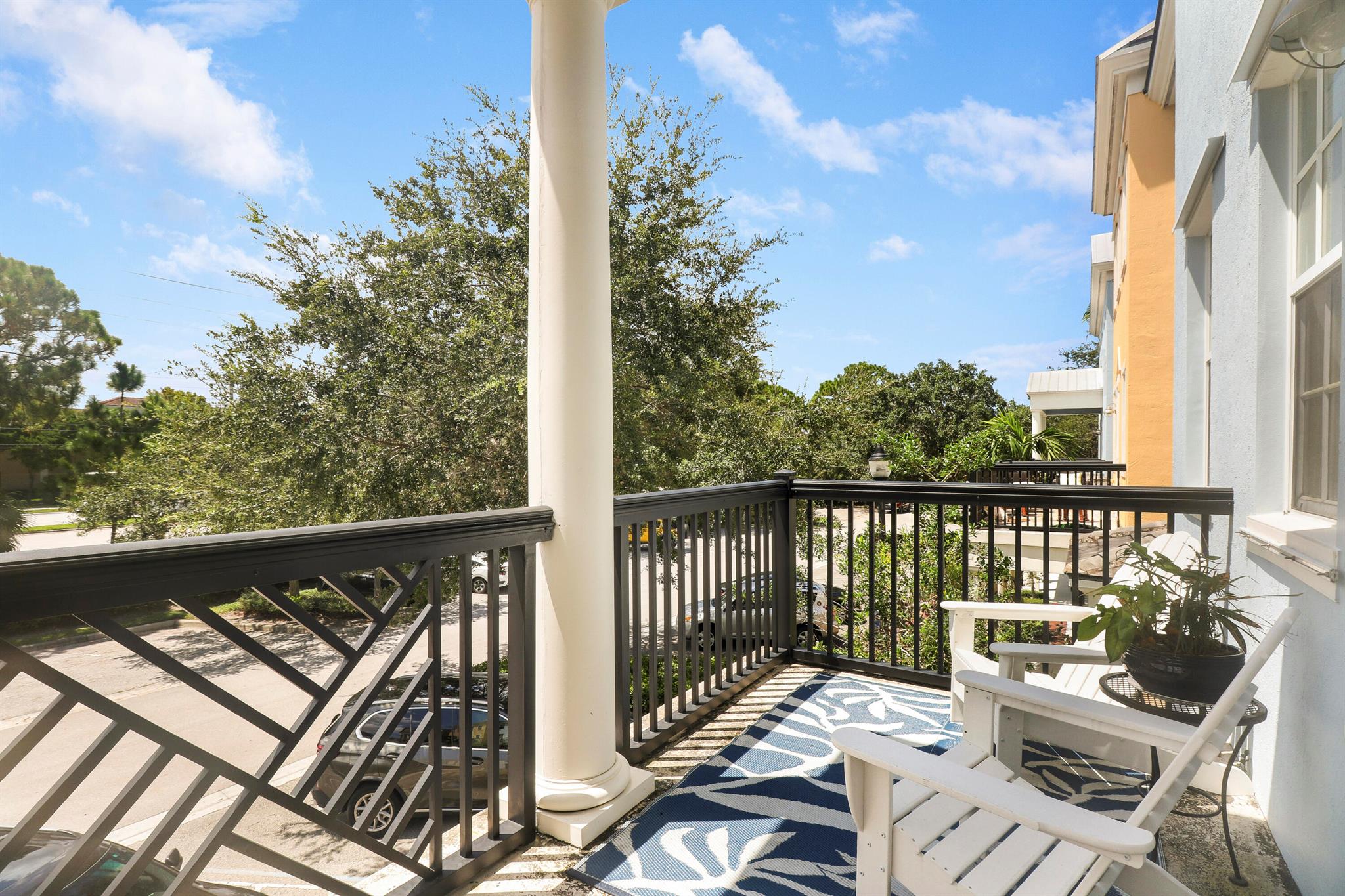 425 Greenwich Circle 203