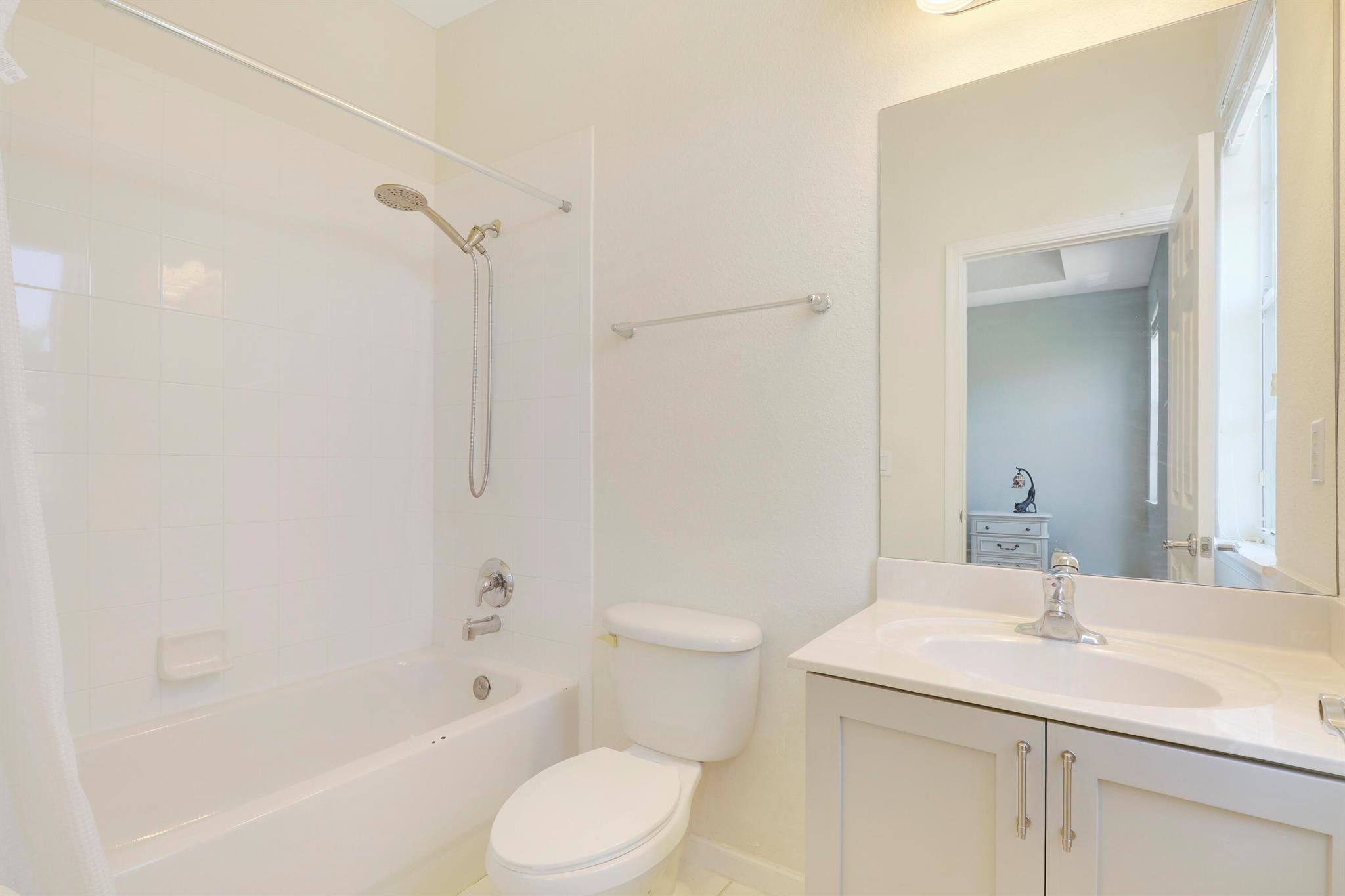 425 Greenwich Circle 203