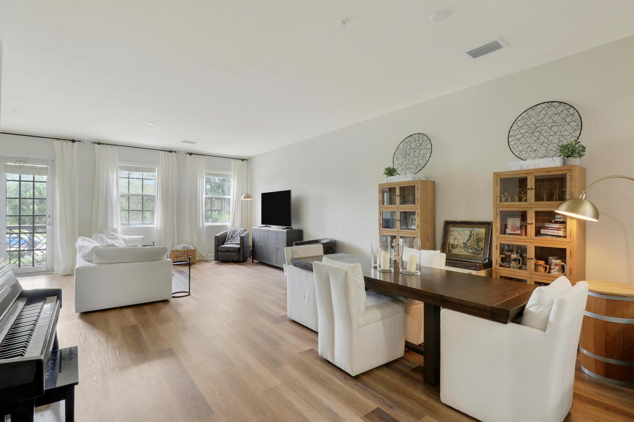 425 Greenwich Circle 203