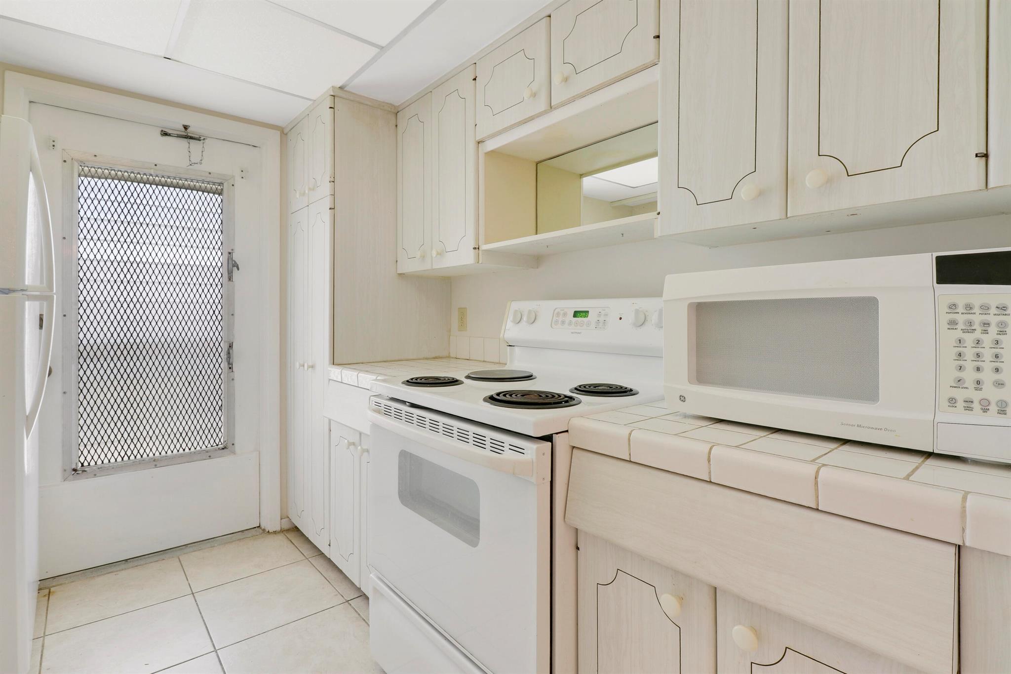 37 Yacht Club Drive 302