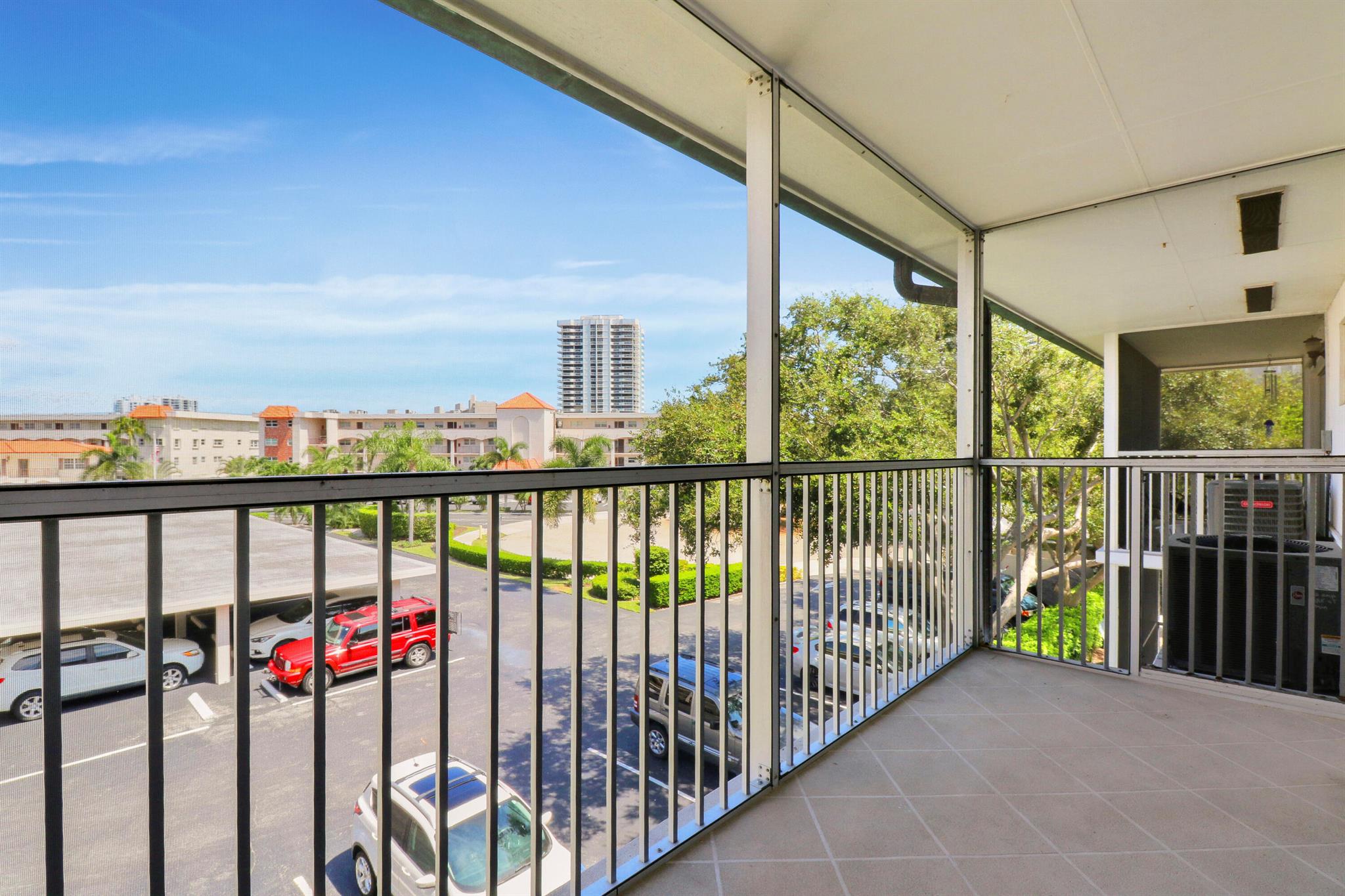 37 Yacht Club Drive 302