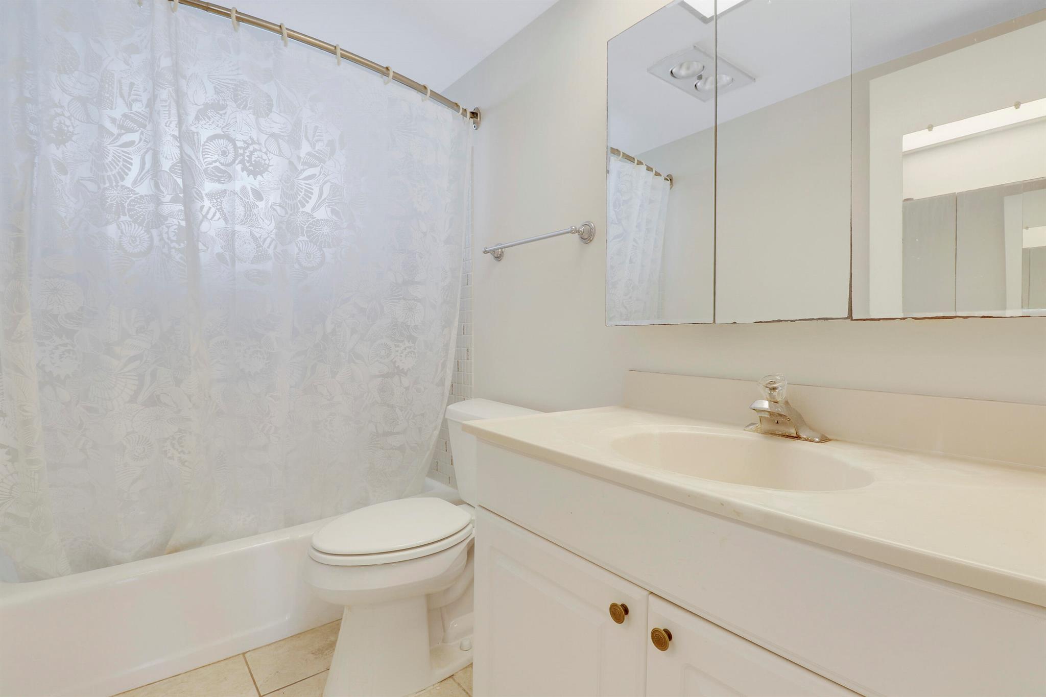 37 Yacht Club Drive 302