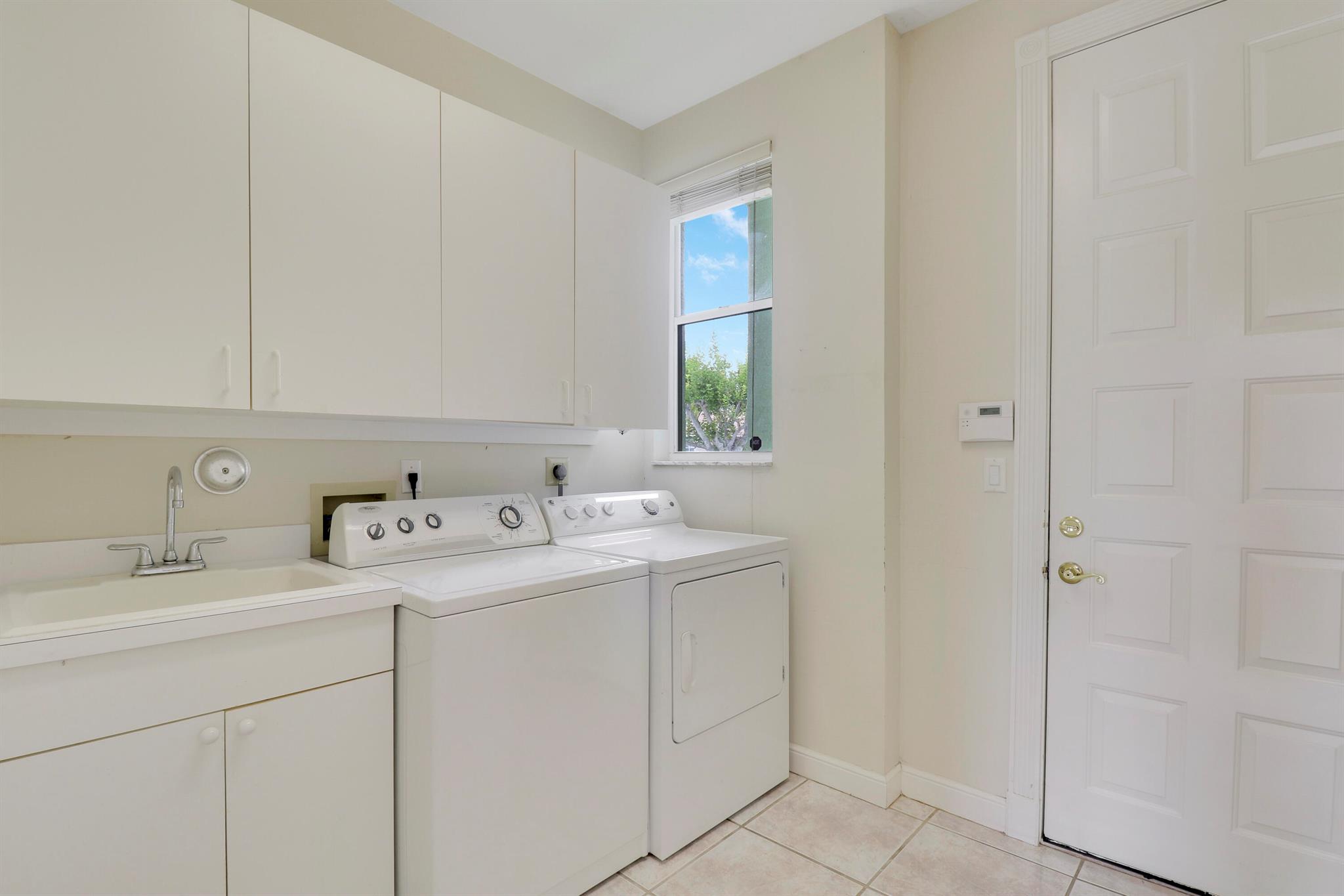 7780 Ironhorse Boulevard