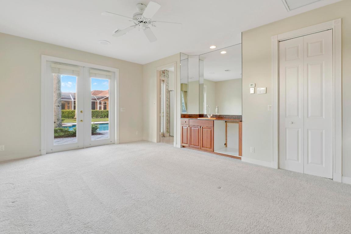 7780 Ironhorse Boulevard