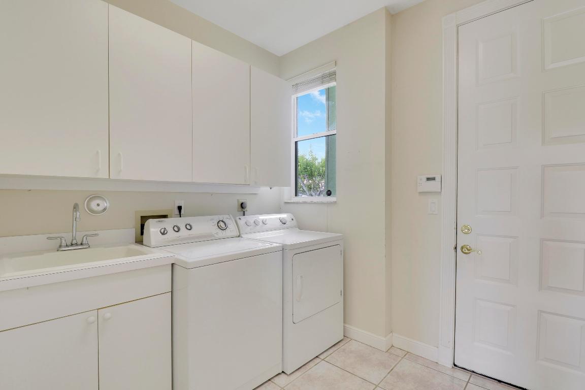 7780 Ironhorse Boulevard