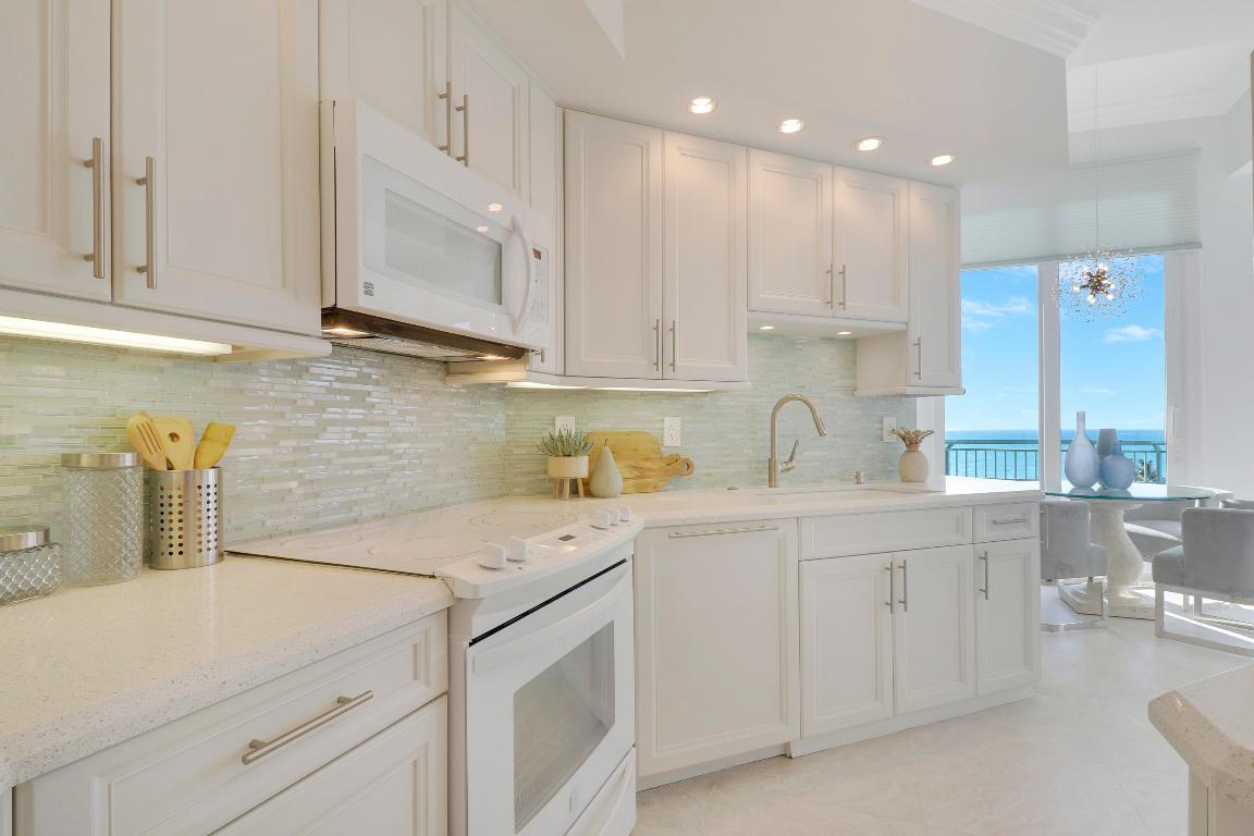 2000 S Highway A1a N602