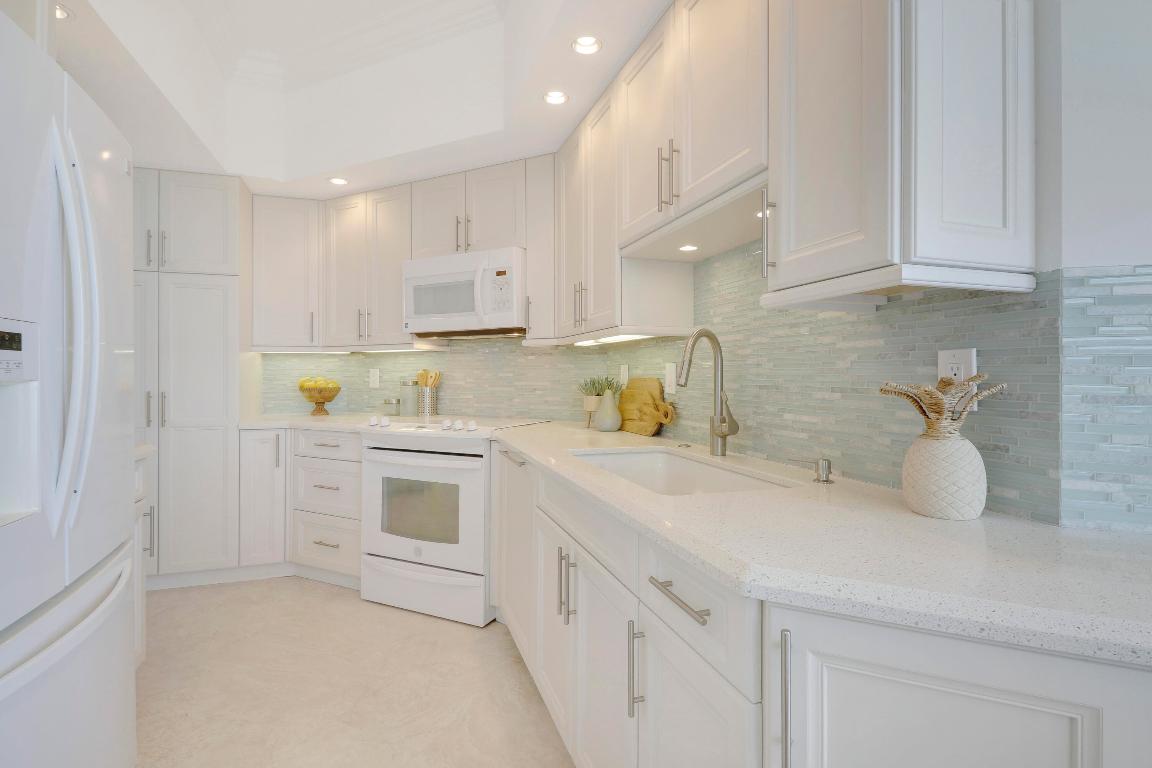 2000 S Highway A1a N602