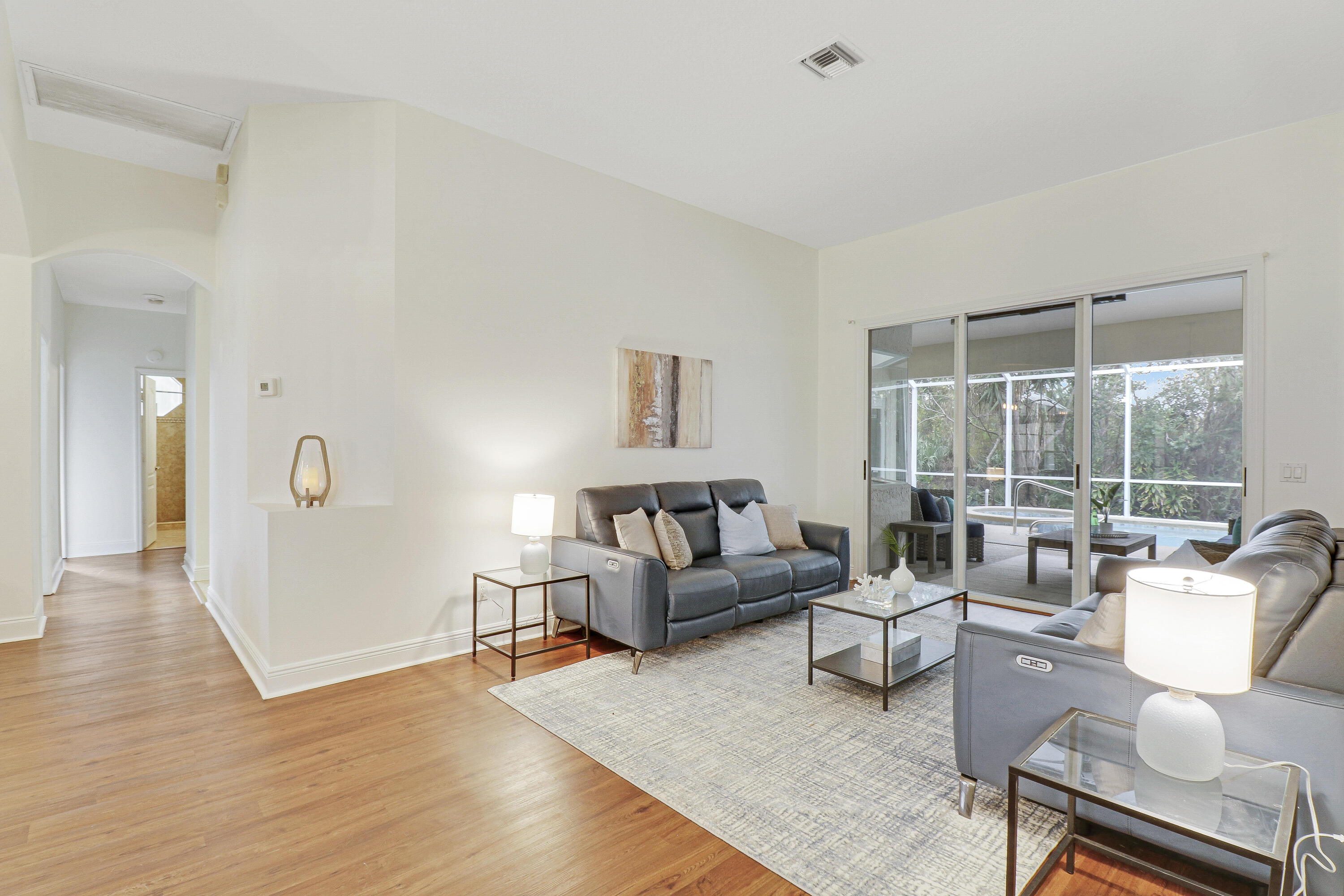 490 NW Bellworth Place