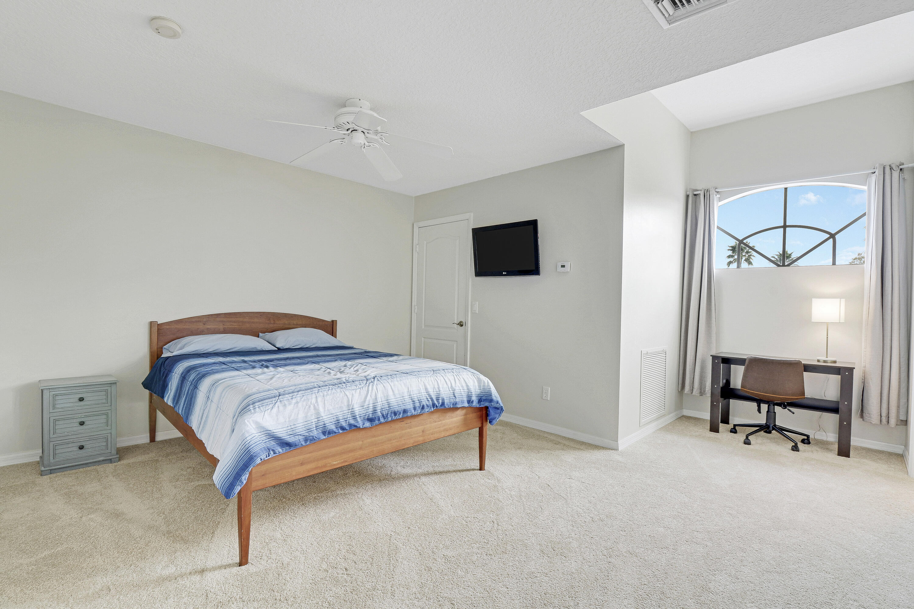 490 NW Bellworth Place