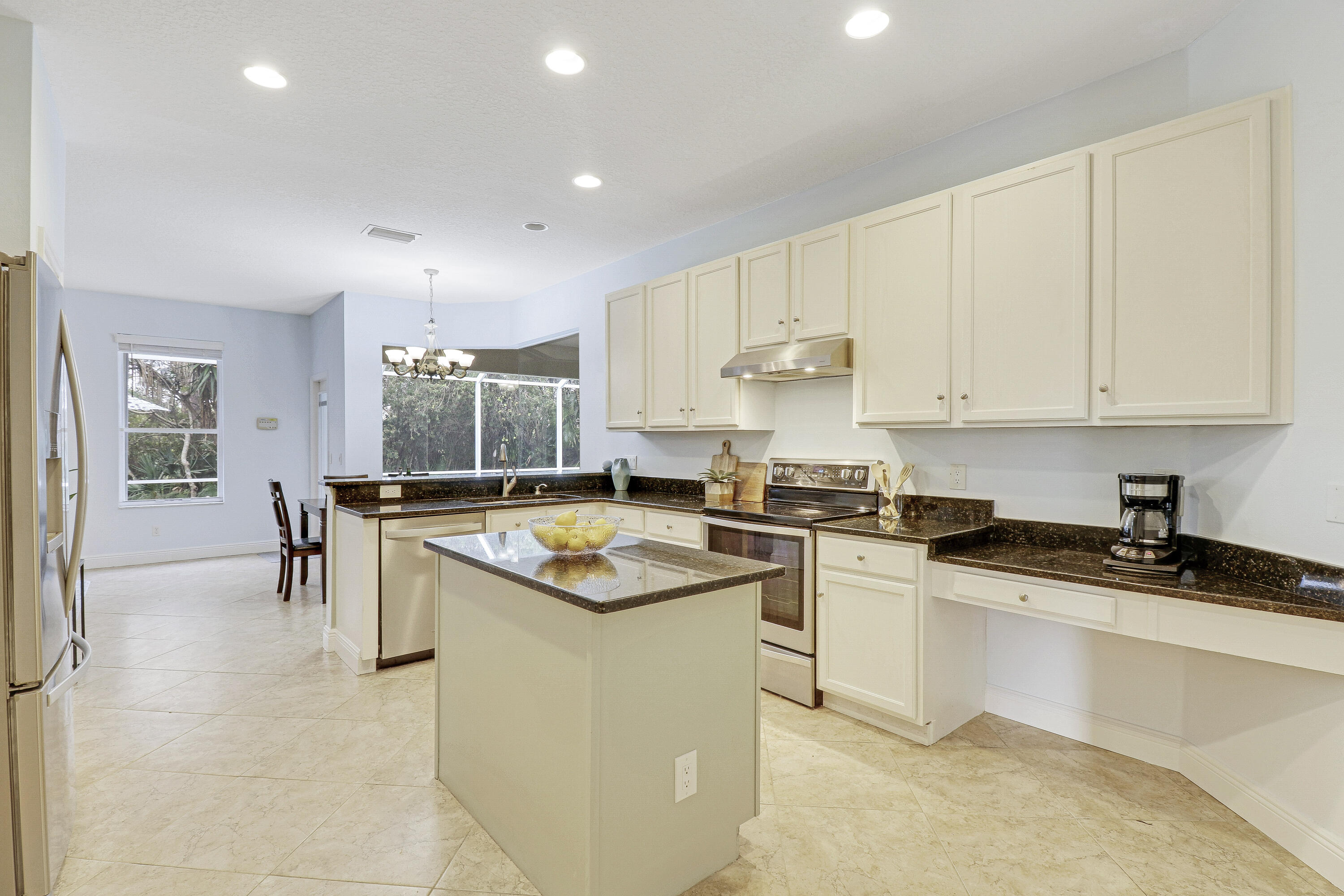 490 NW Bellworth Place