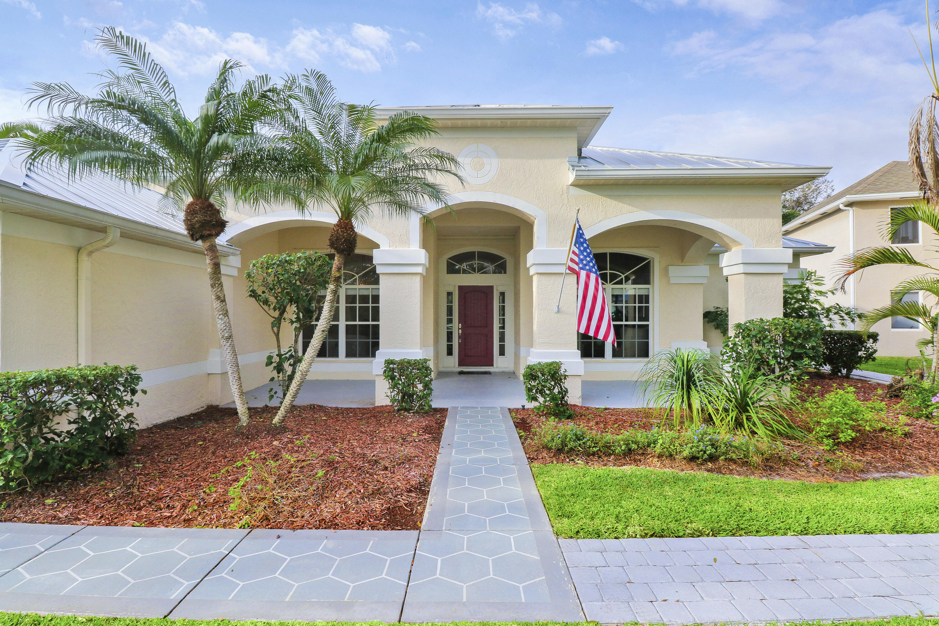 490 NW Bellworth Place