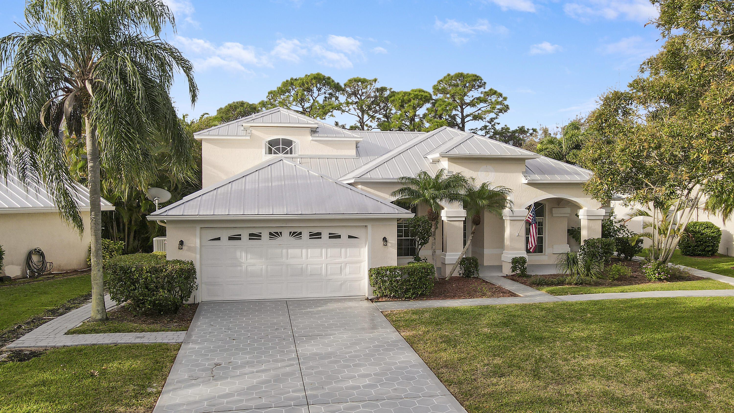 490 NW Bellworth Place