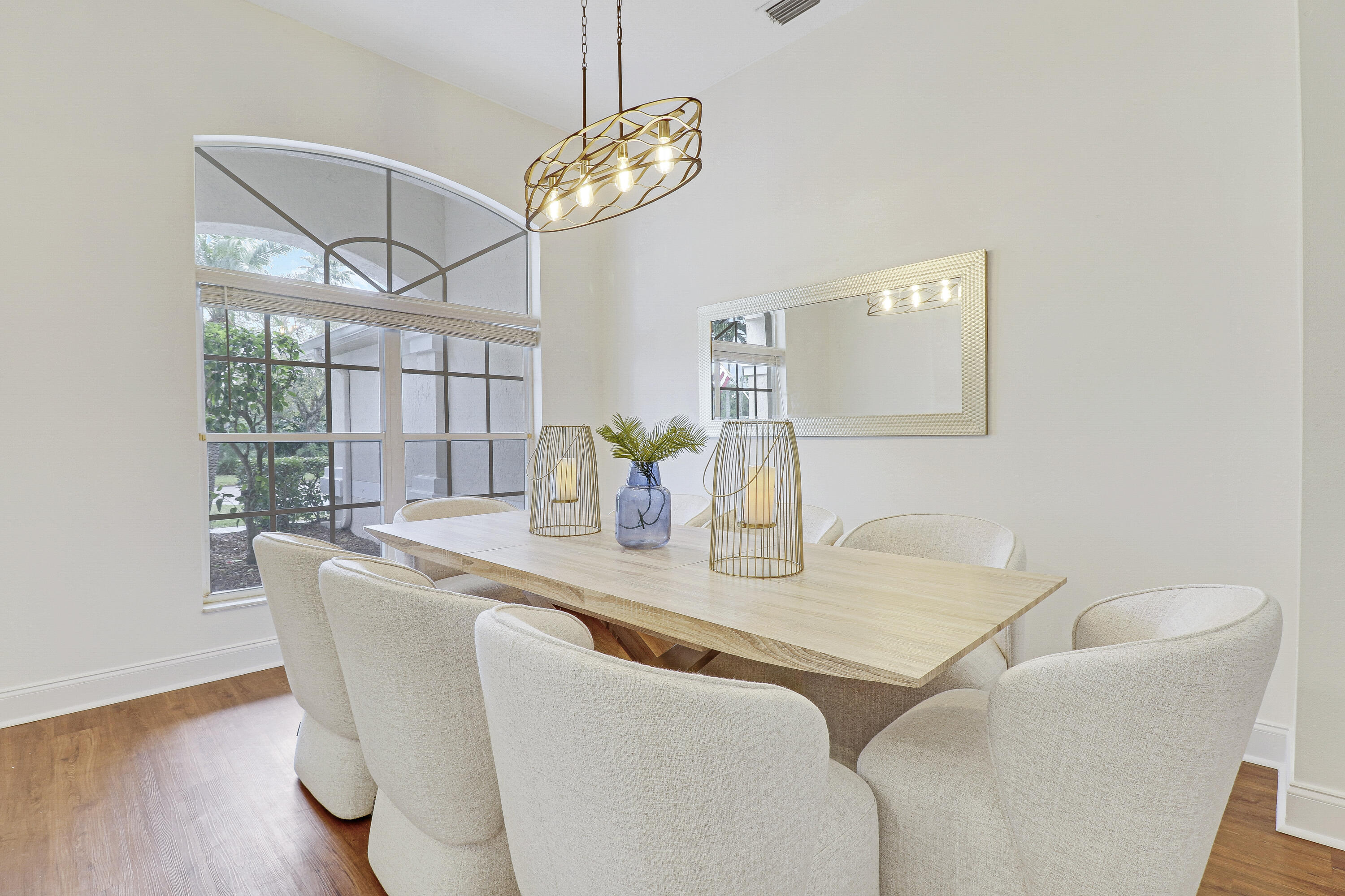 490 NW Bellworth Place