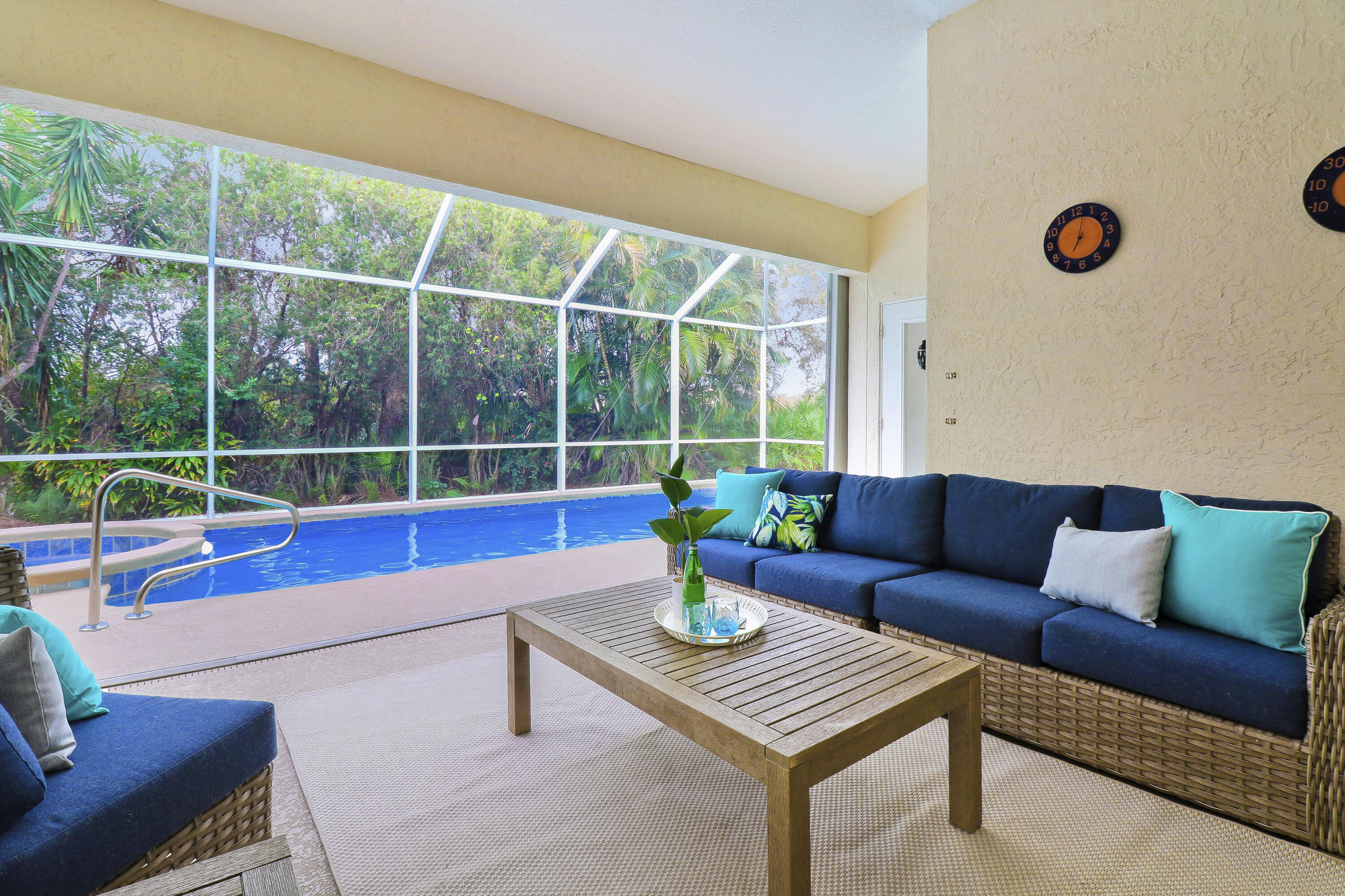 490 NW Bellworth Place